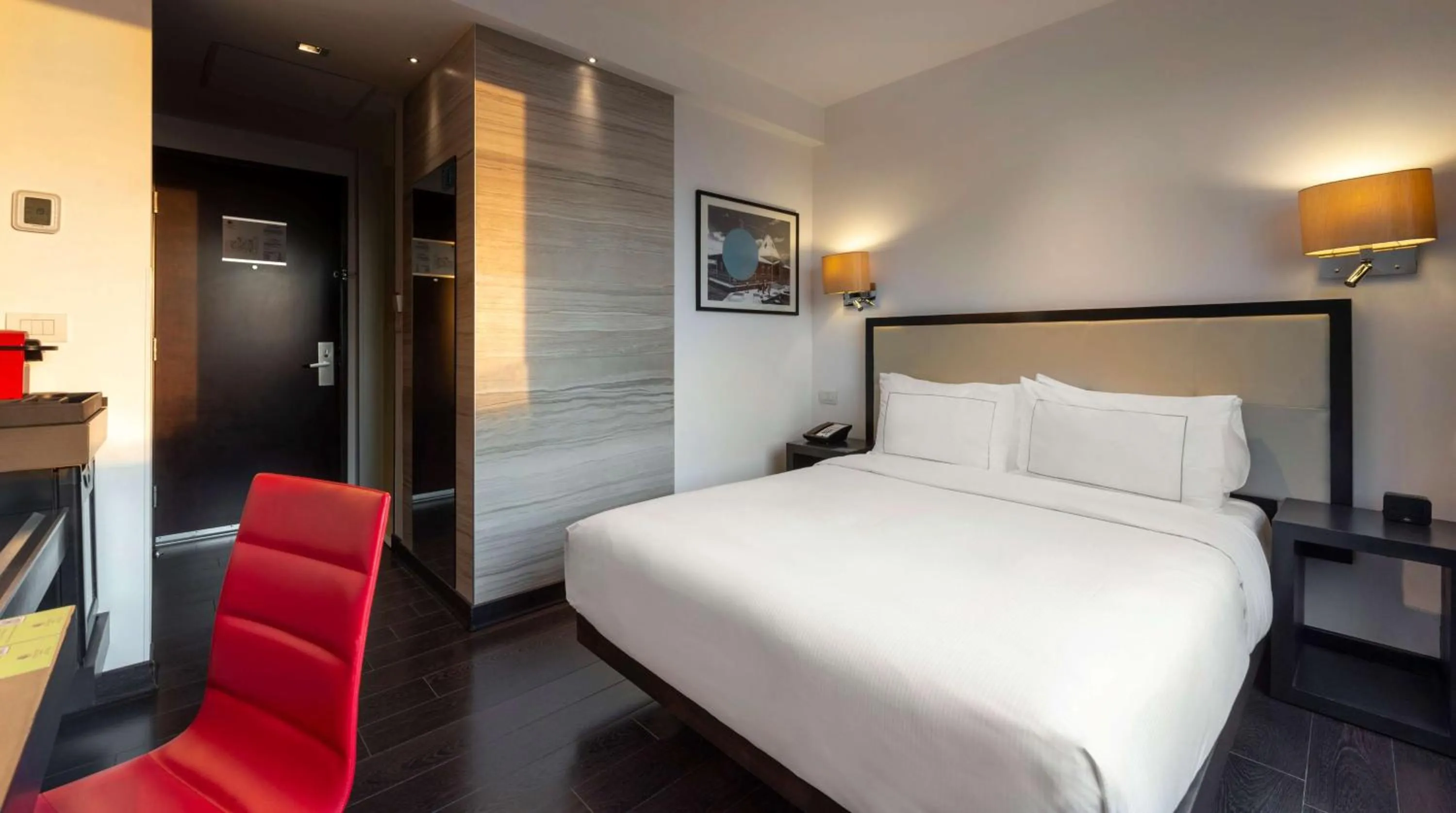 Bedroom, Bed in Hilton DoubleTree Guadalajara Centro Historico