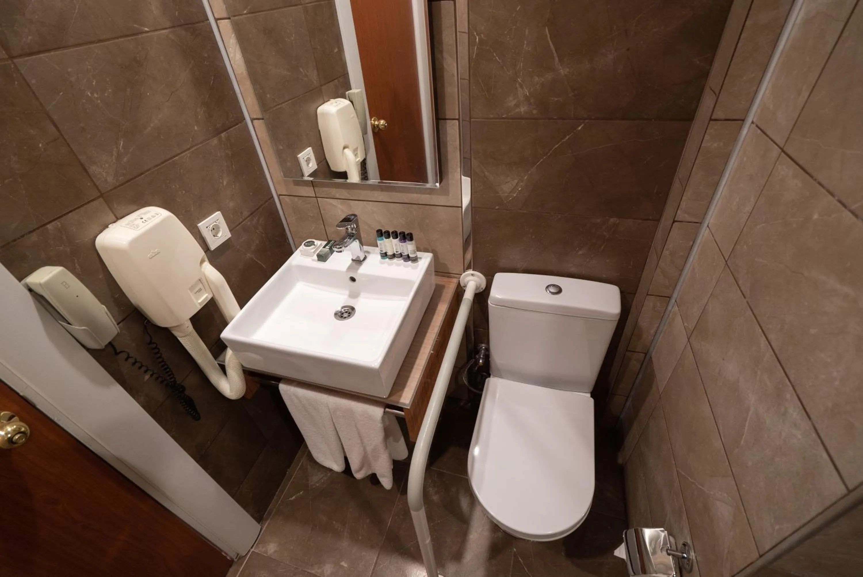 Bathroom in The Green Park Diyarbakir