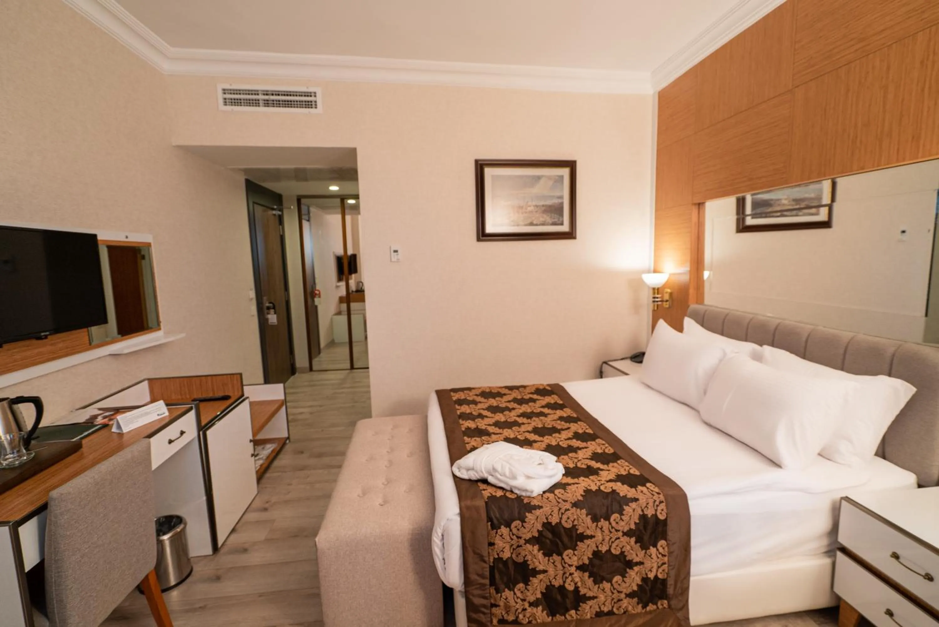 Bed in The Green Park Diyarbakir