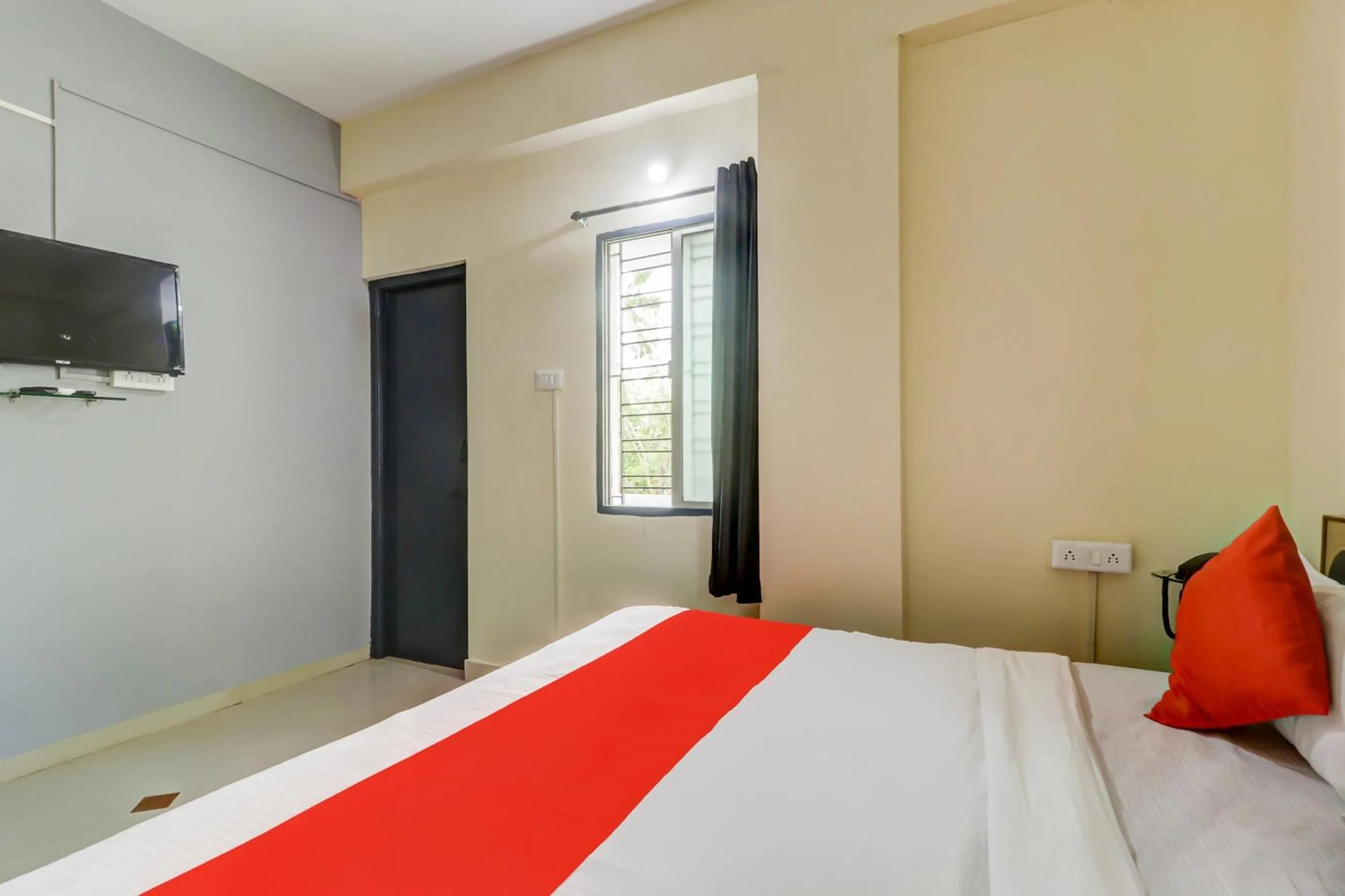 Bedroom, Bed in Hotel O The Crown Inn