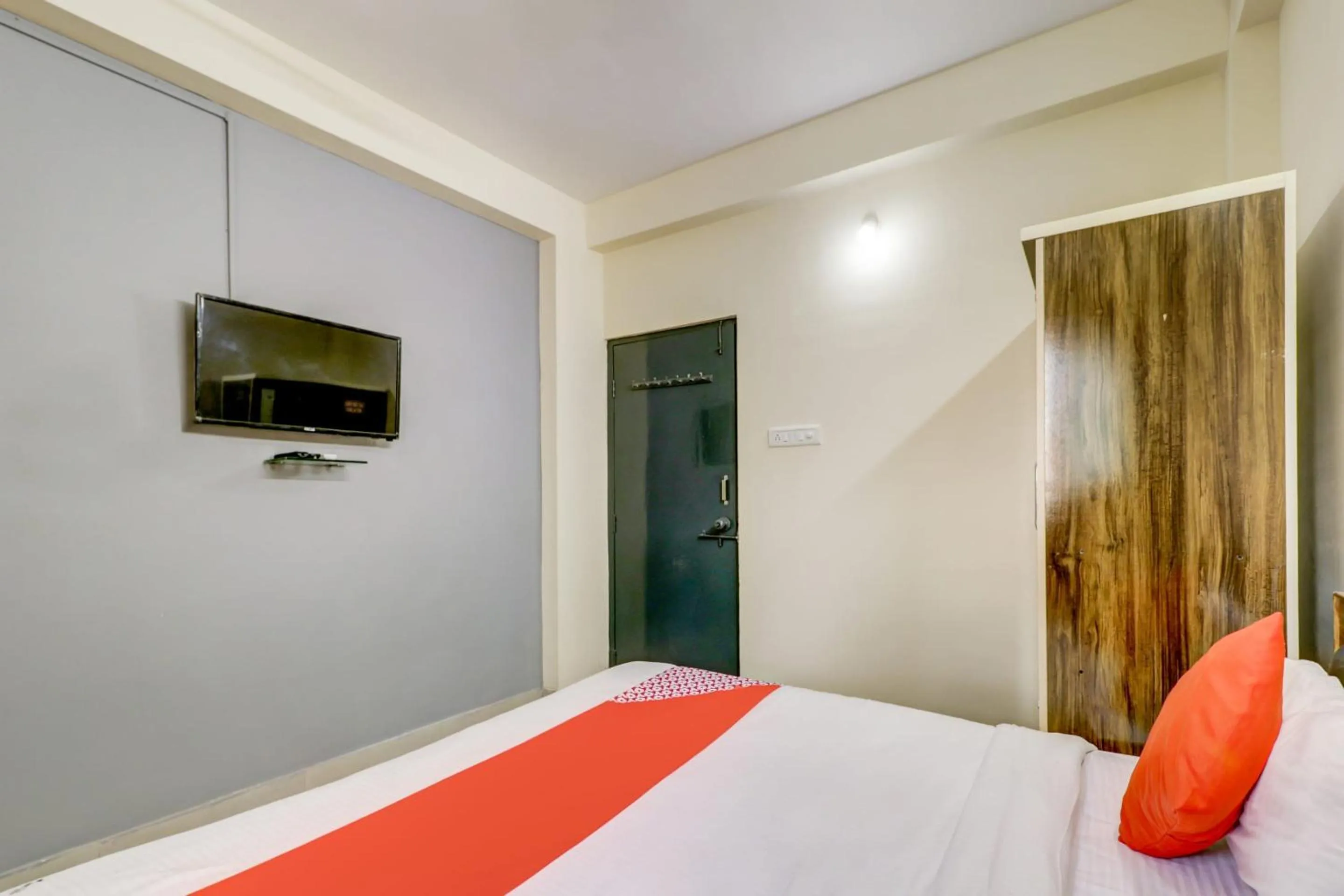 Bedroom, Bed in Super Hotel O The Crown Inn