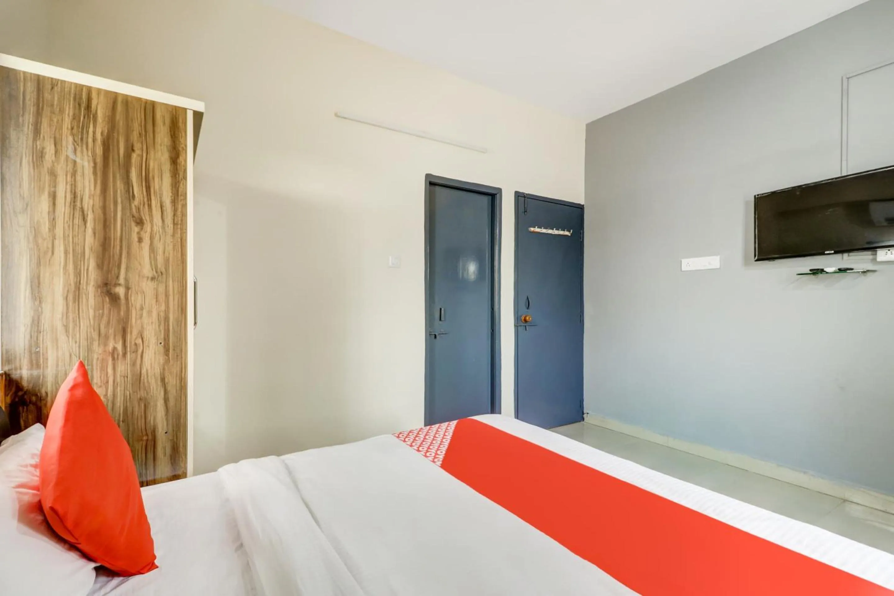 Bedroom, Bed in Super Hotel O The Crown Inn