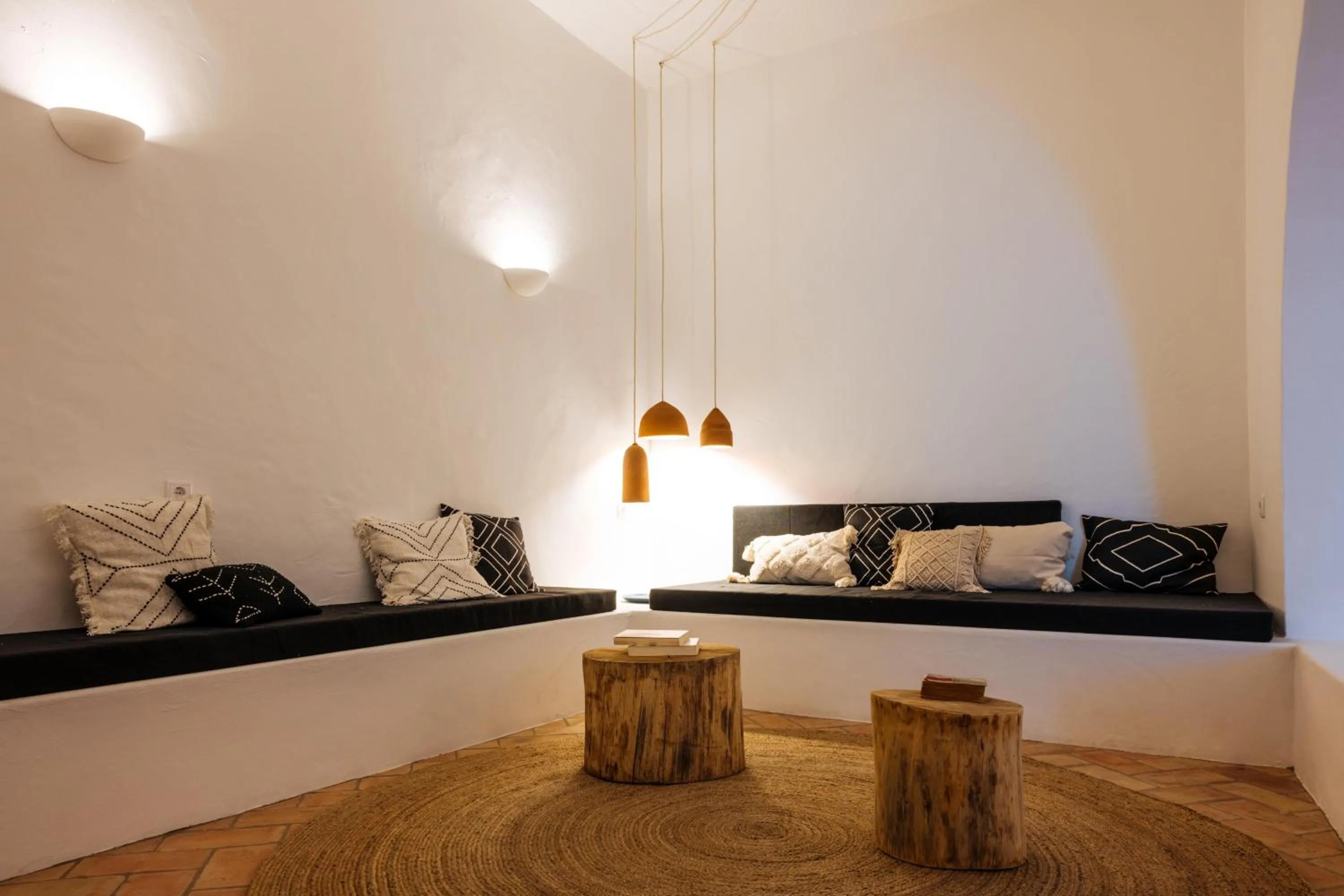 Communal lounge/ TV room in Aljana Guest House Beja