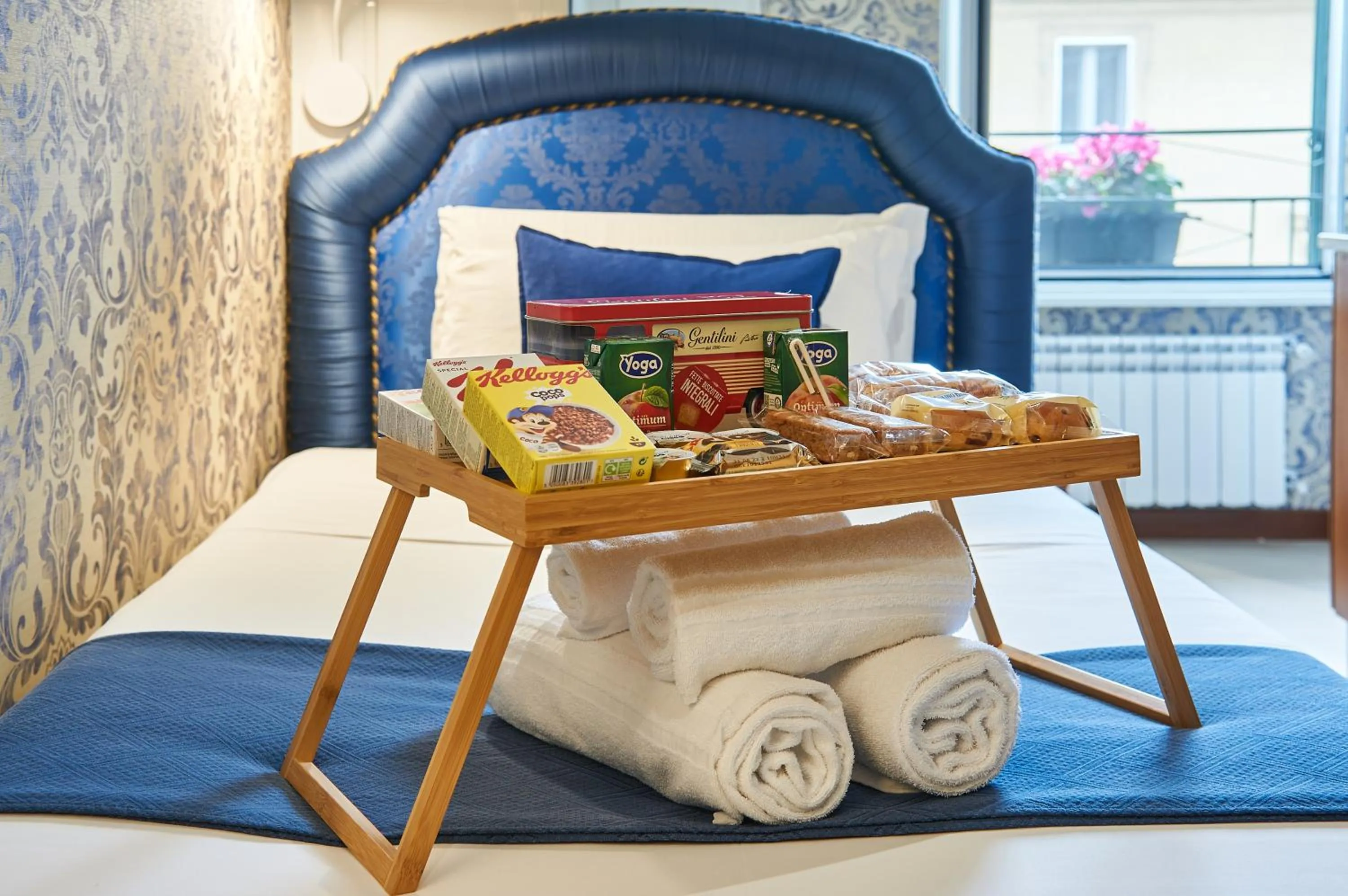 Breakfast in Fabrizio's Rooms