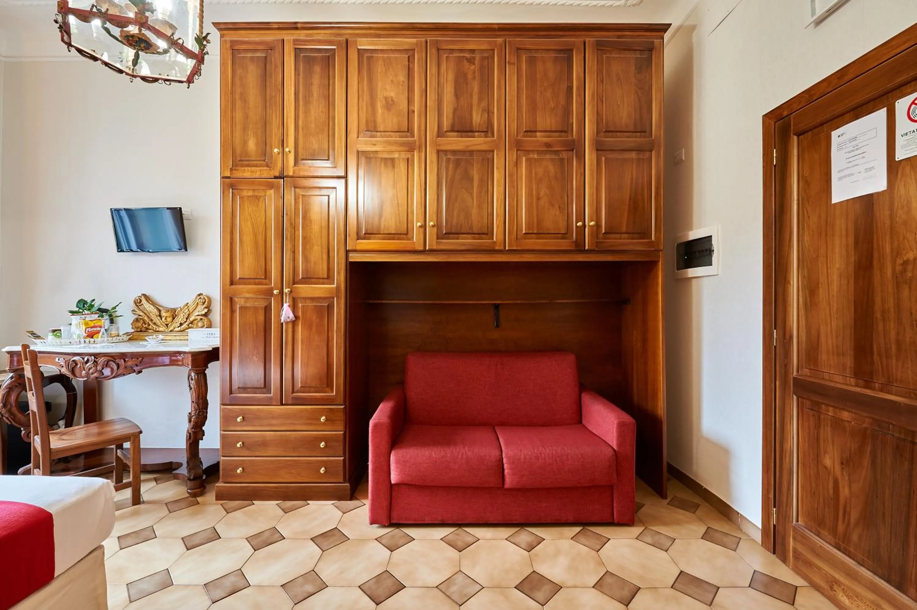 Photo of the whole room in Fabrizio's Rooms