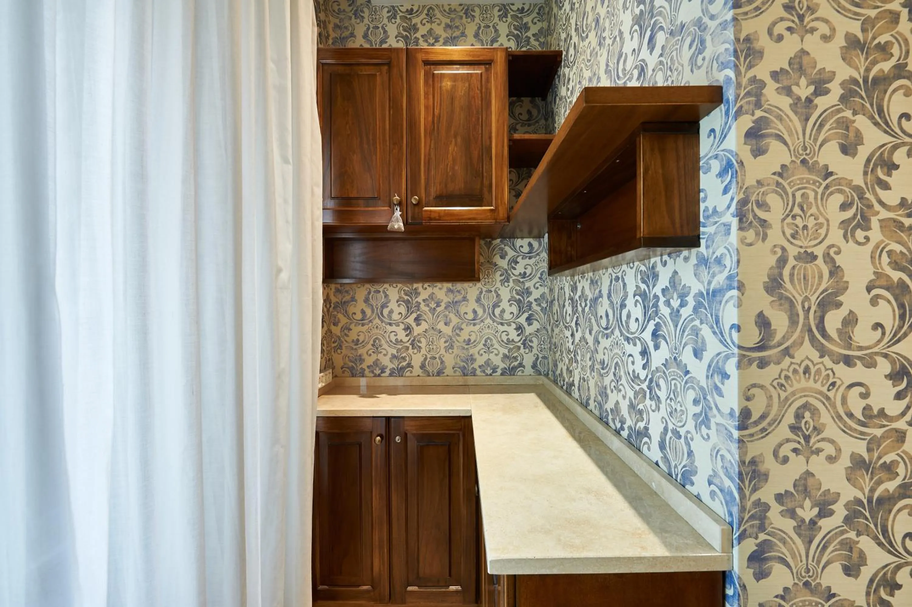 hair dresser in Fabrizio's Rooms