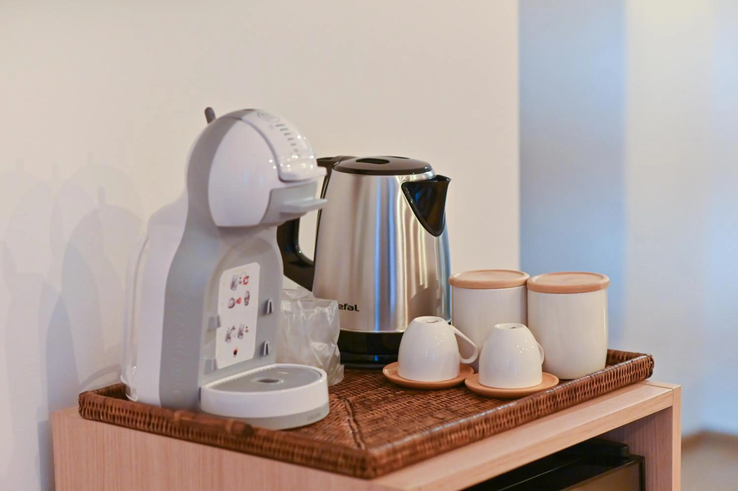 Coffee/tea facilities in Althof Apartments