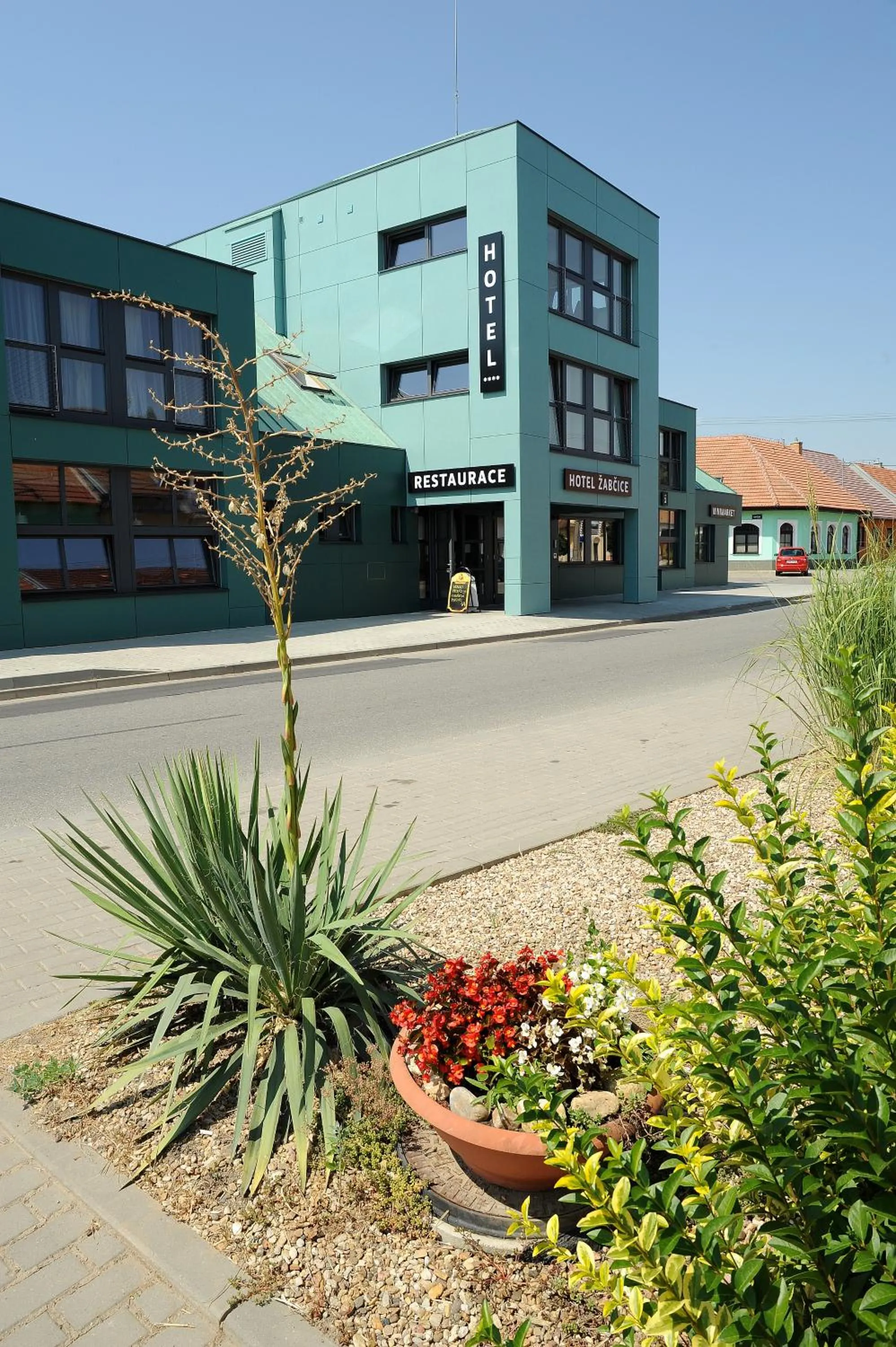 Facade/entrance in Hotel Žabčice