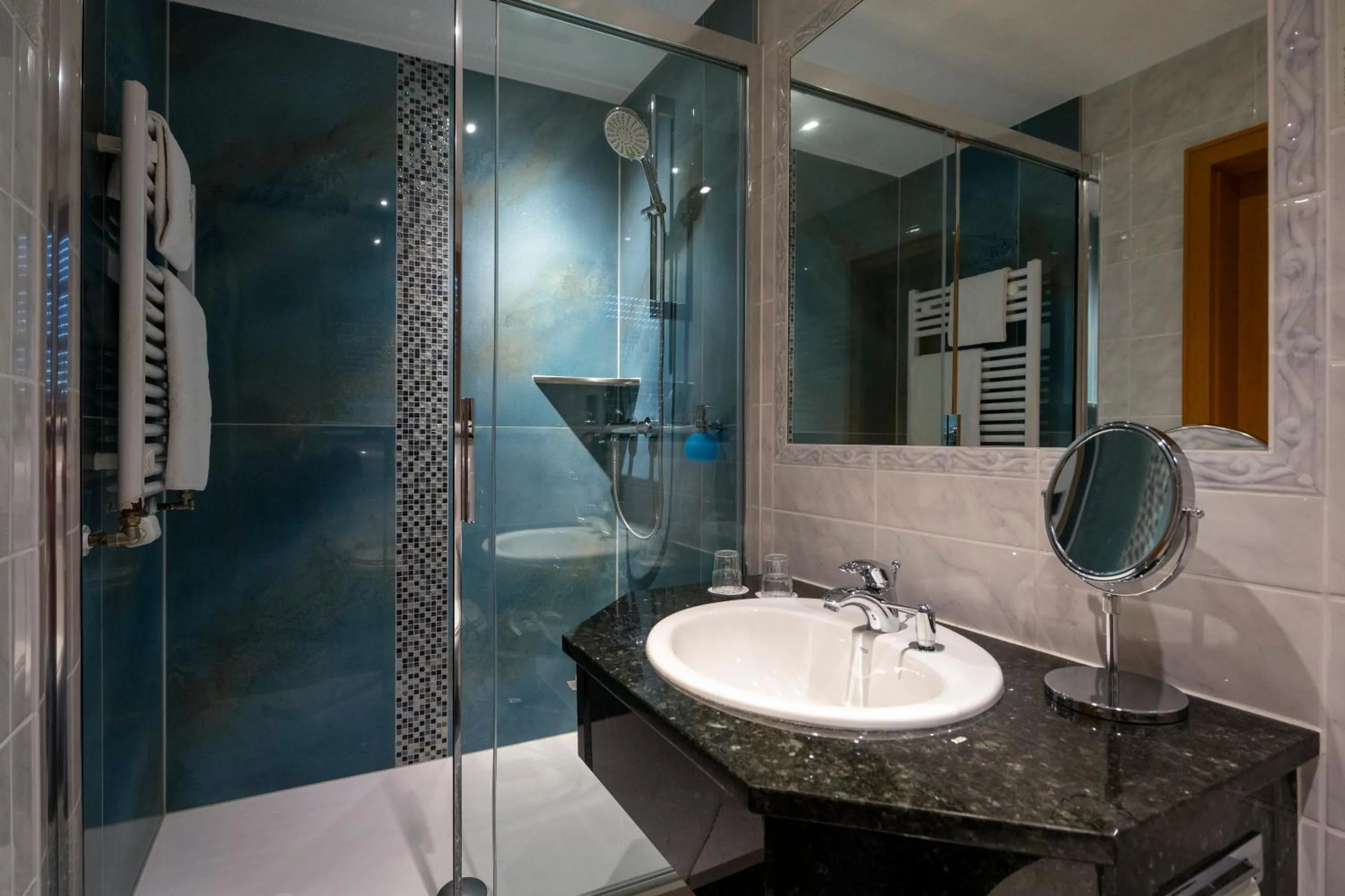 Bathroom in Hotel Linther Hof