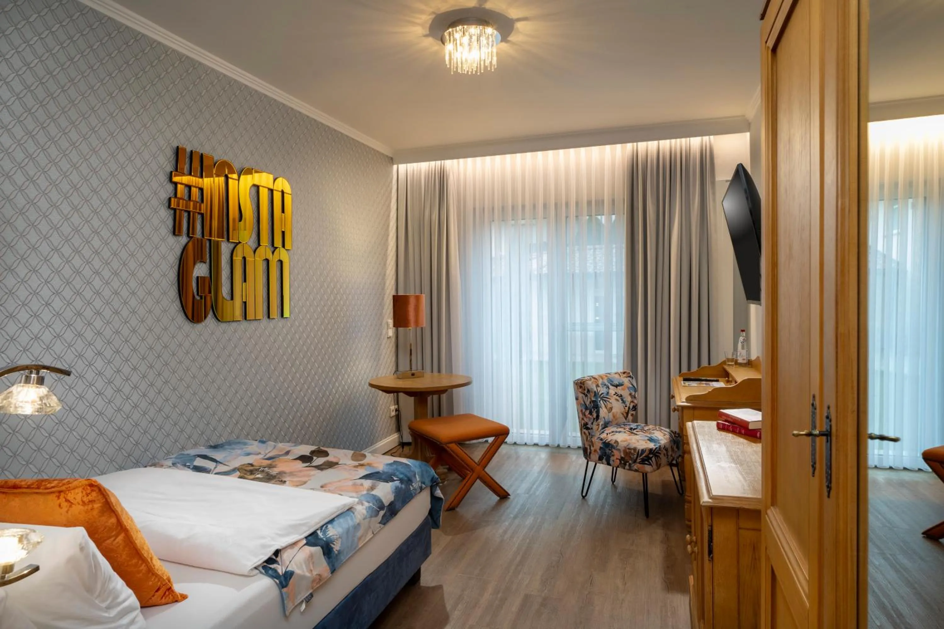 Photo of the whole room, Bed in Hotel Linther Hof