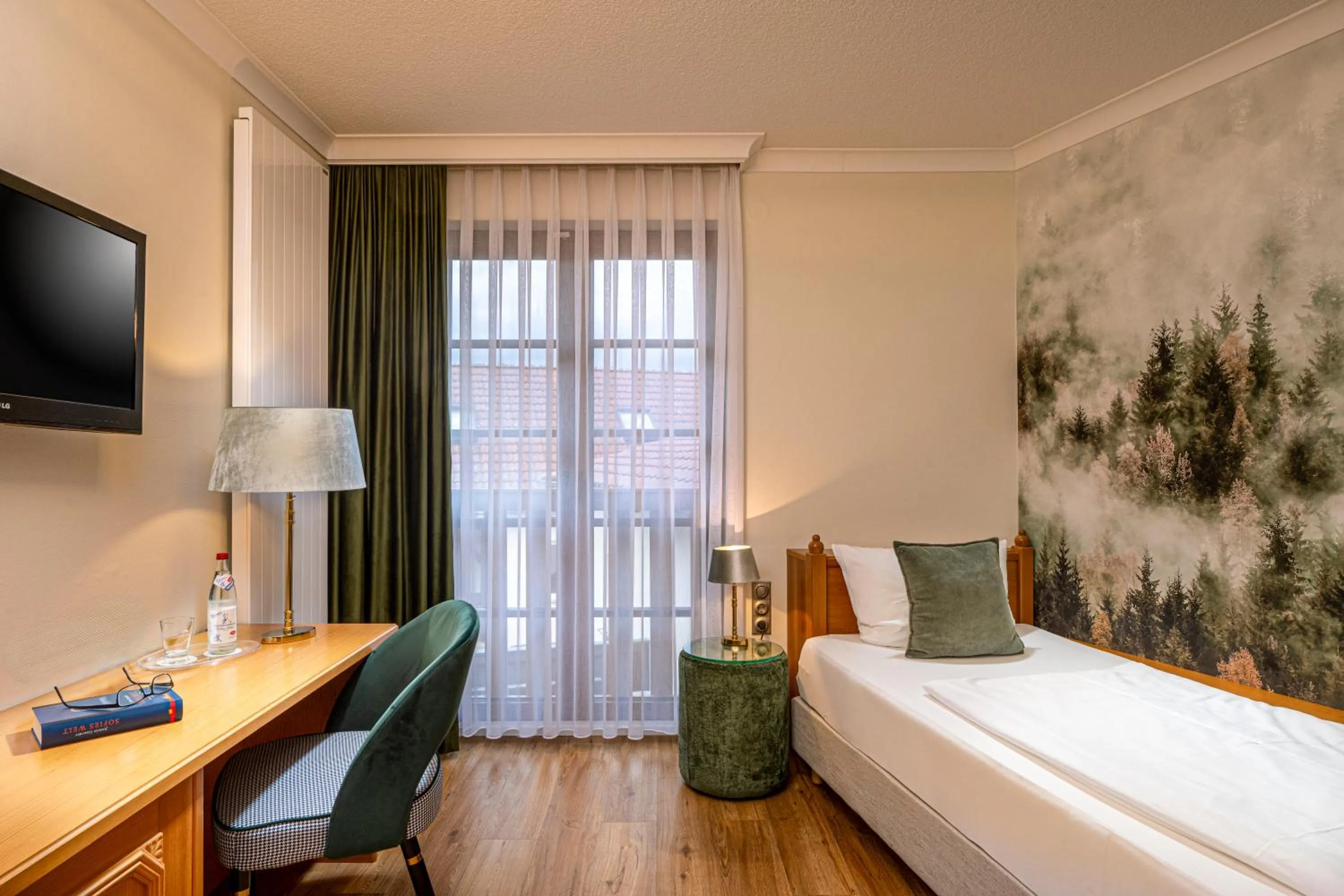 Photo of the whole room, Bed in Hotel Linther Hof