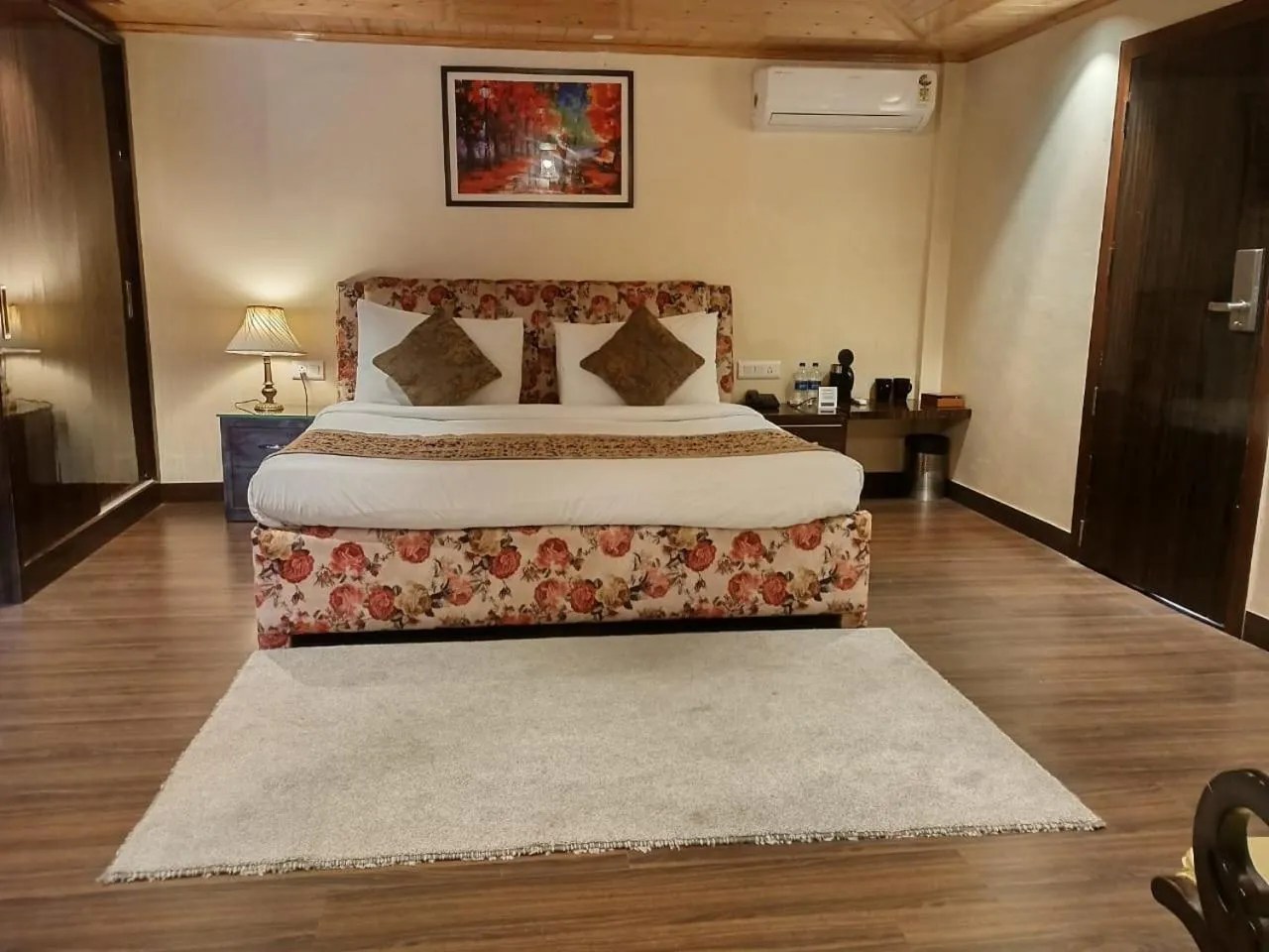 Bedroom, Bed in Maple Resort Chail