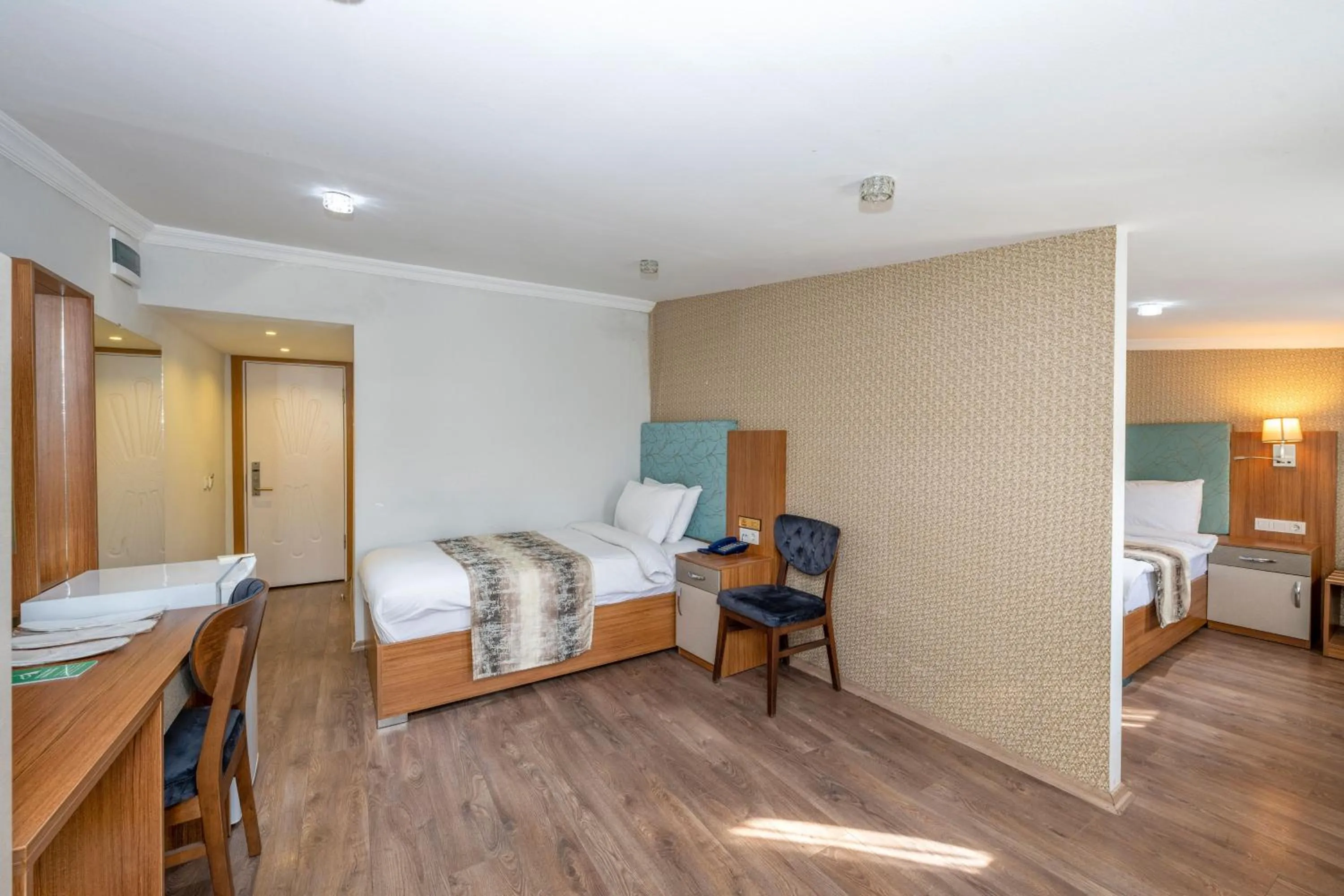 View (from property/room), Bed in Hotel Devman