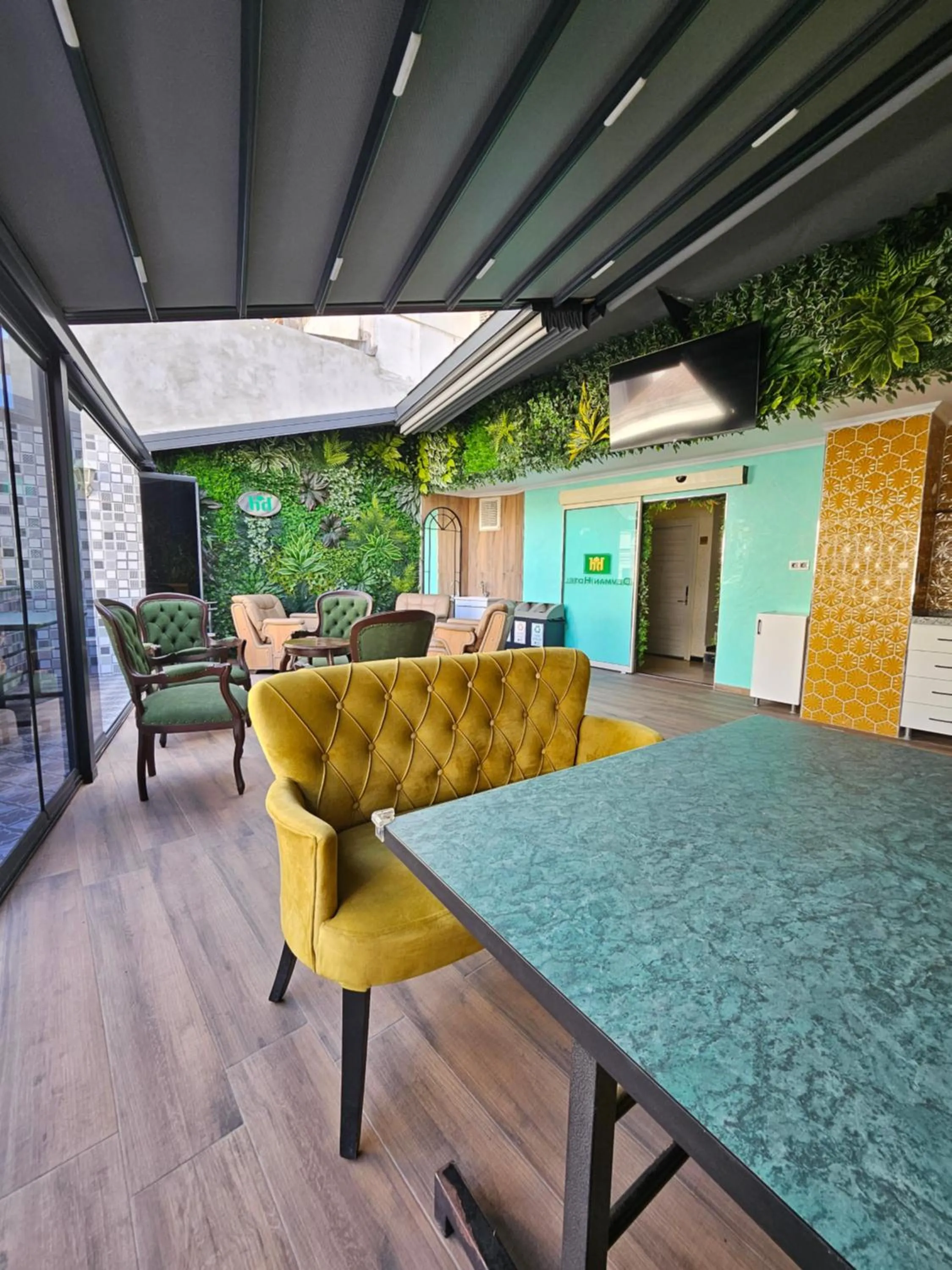 Kitchen or kitchenette in Hotel Devman