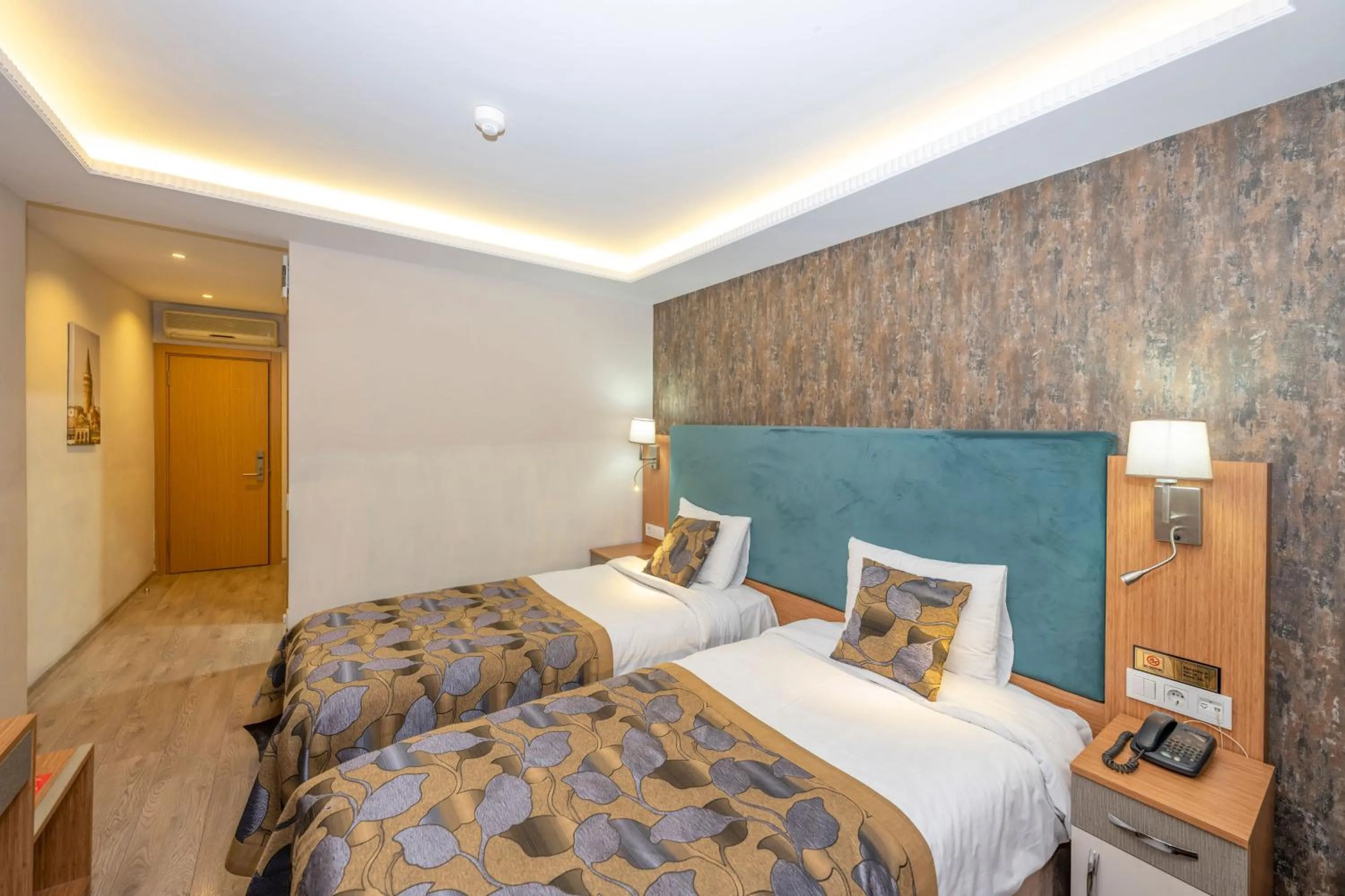 Photo of the whole room, Bed in Hotel Devman