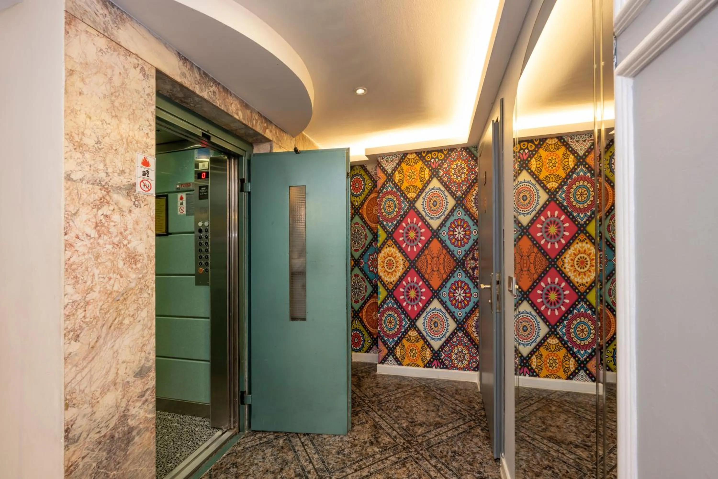 wardrobe in Hotel Devman