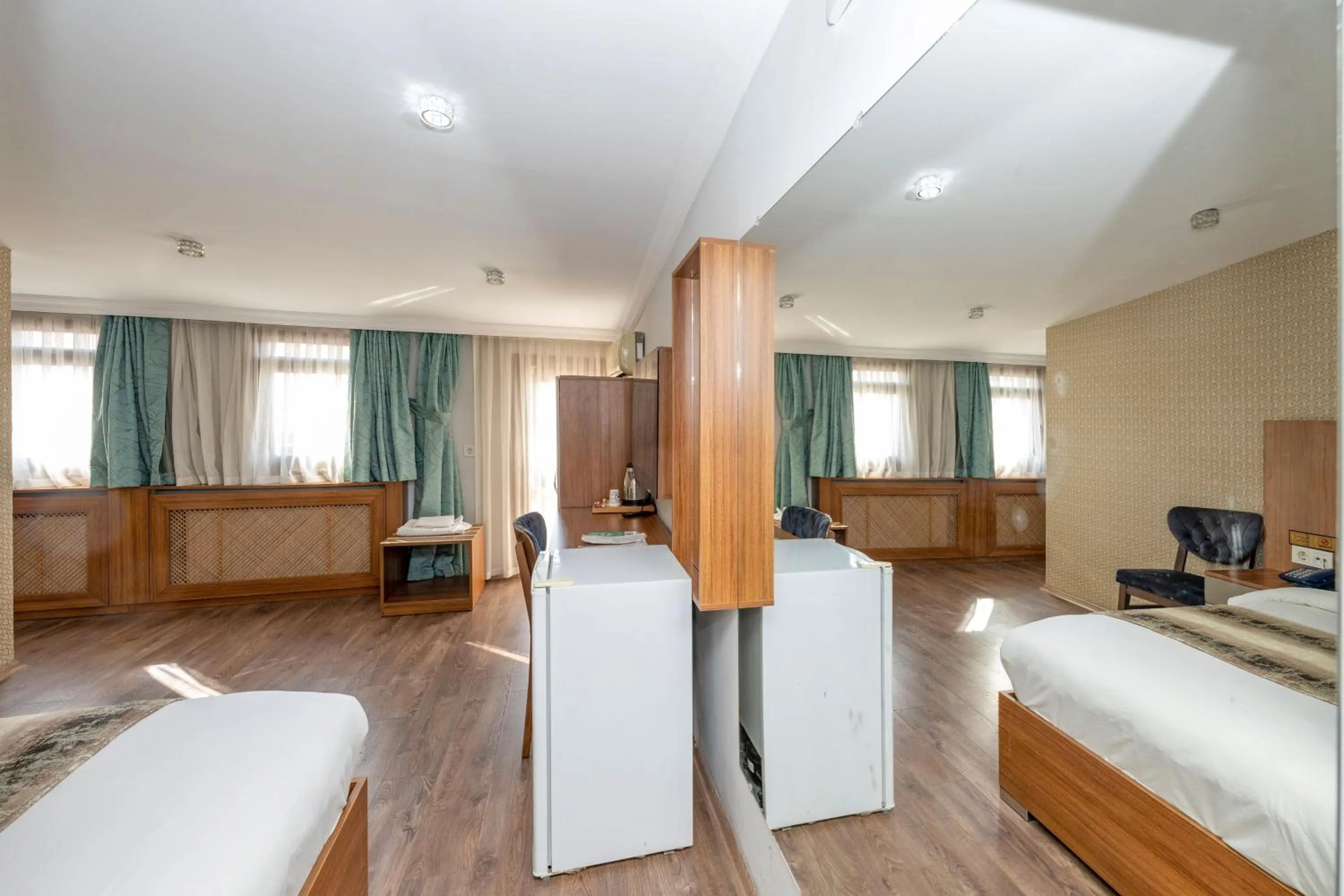 Photo of the whole room, Bed in Hotel Devman