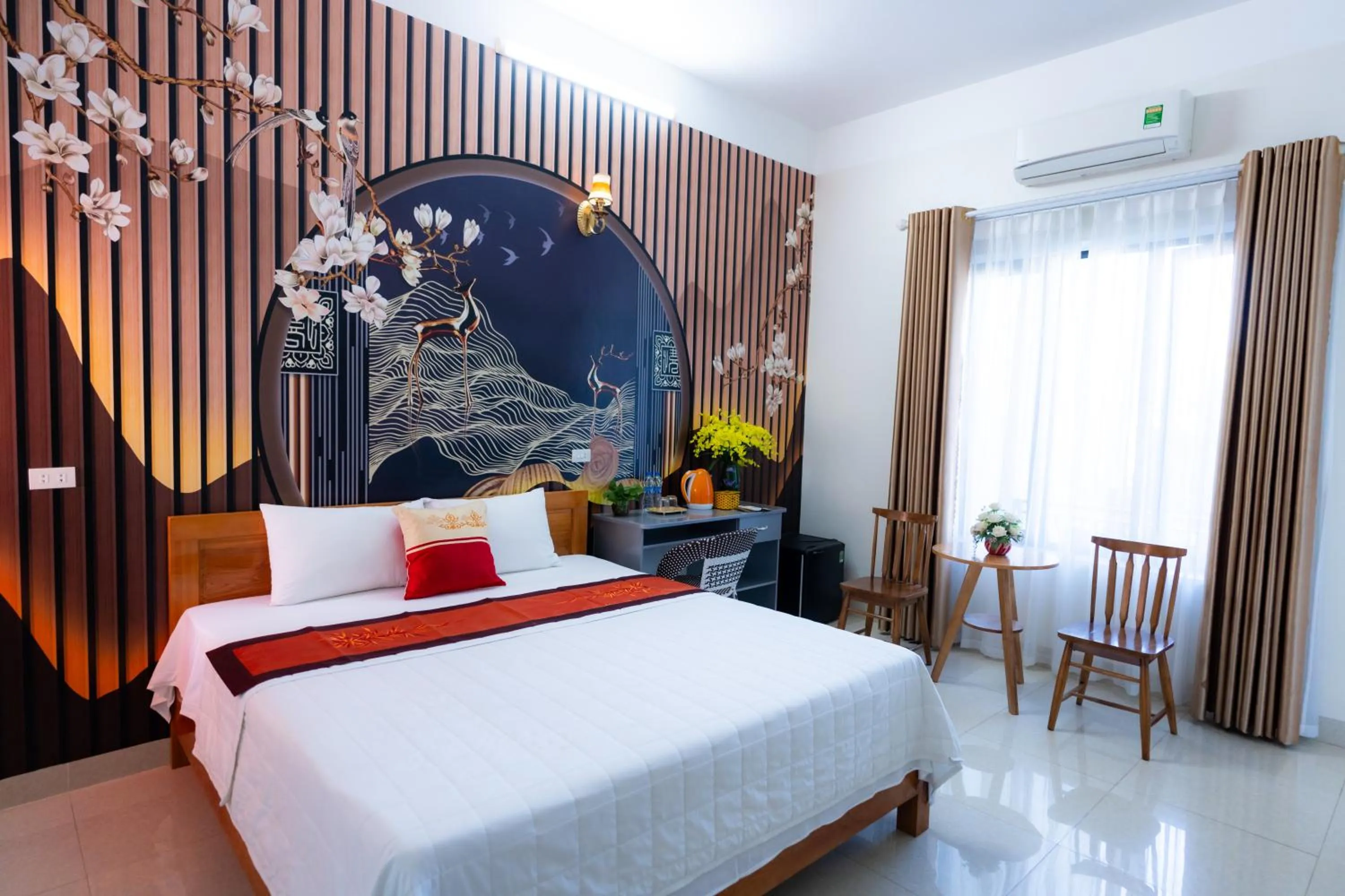 Photo of the whole room, Bed in TAMCOC VUTHANH FRIENDLY Hotel