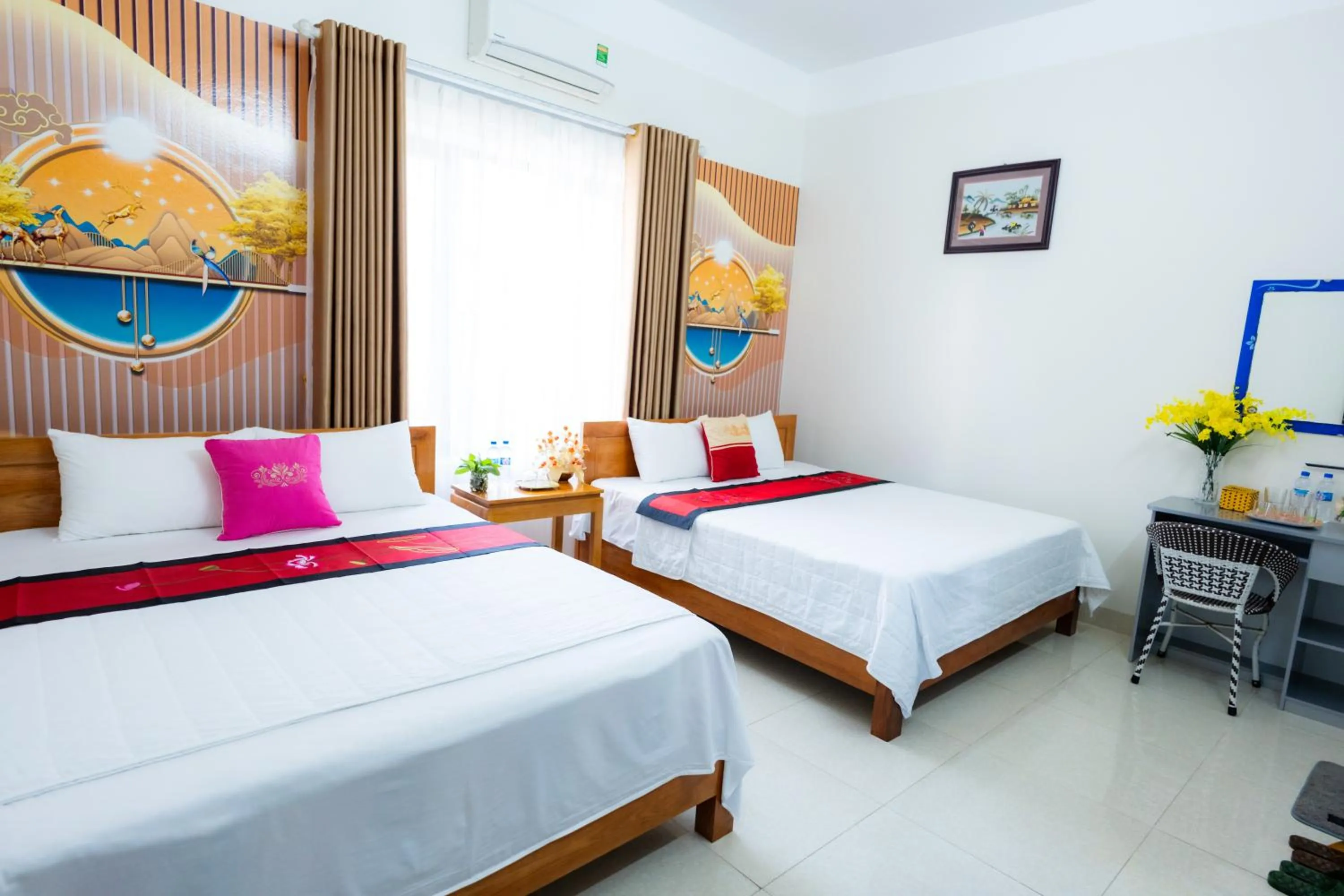 Bedroom, Bed in TAMCOC VUTHANH FRIENDLY Hotel