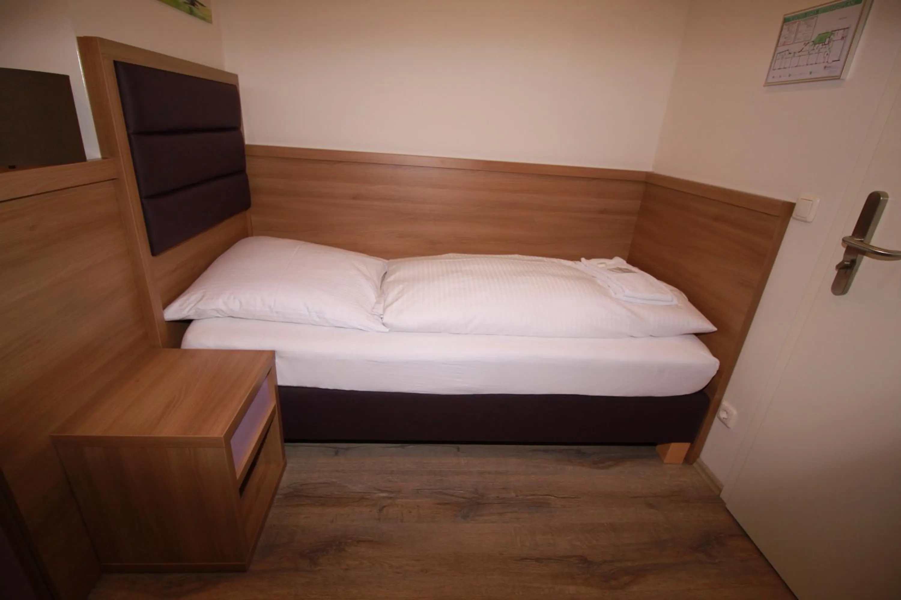 Decorative detail, Bed in Slamba Hostel