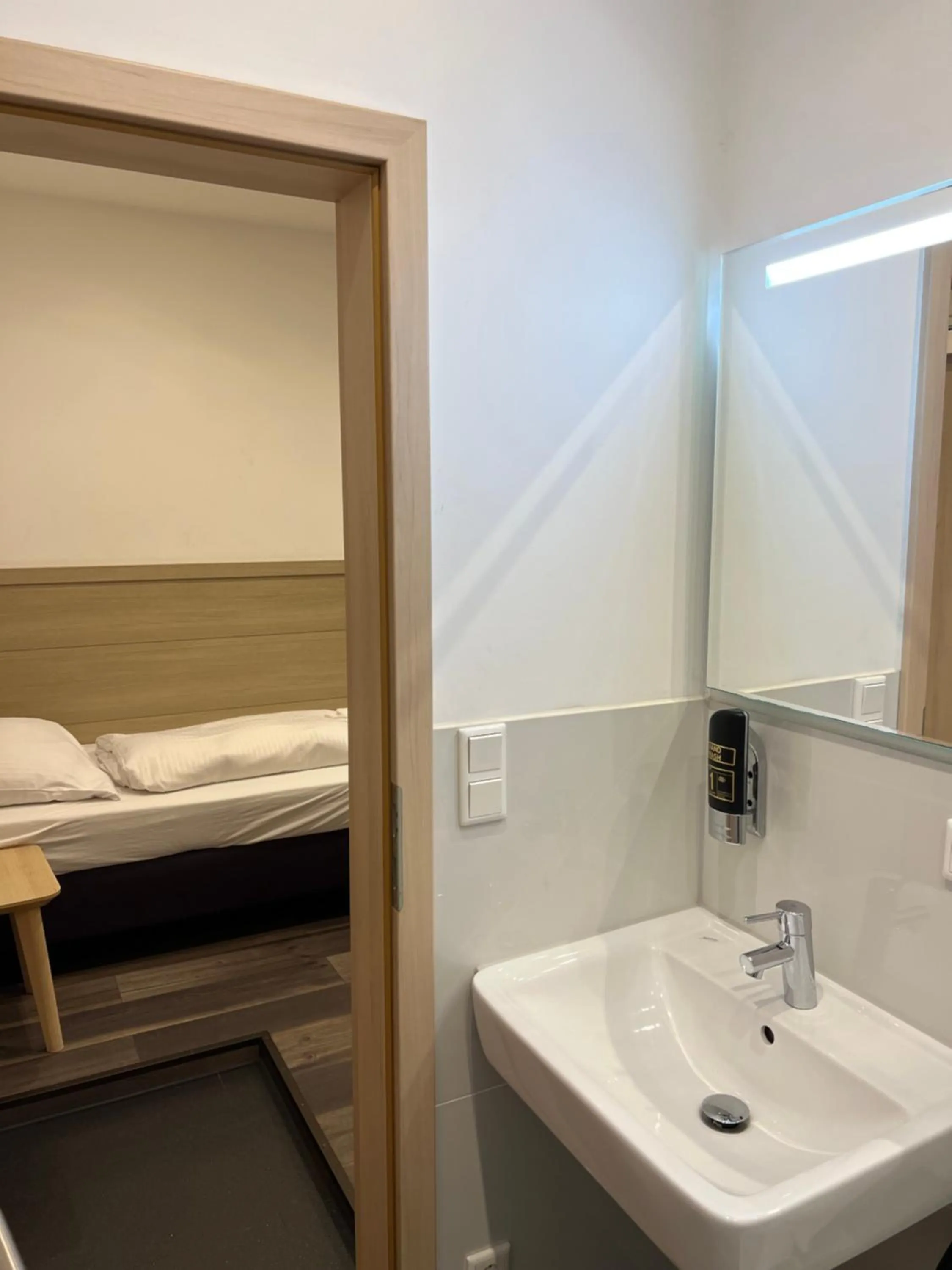 Bathroom, Bed in Slamba Hostel