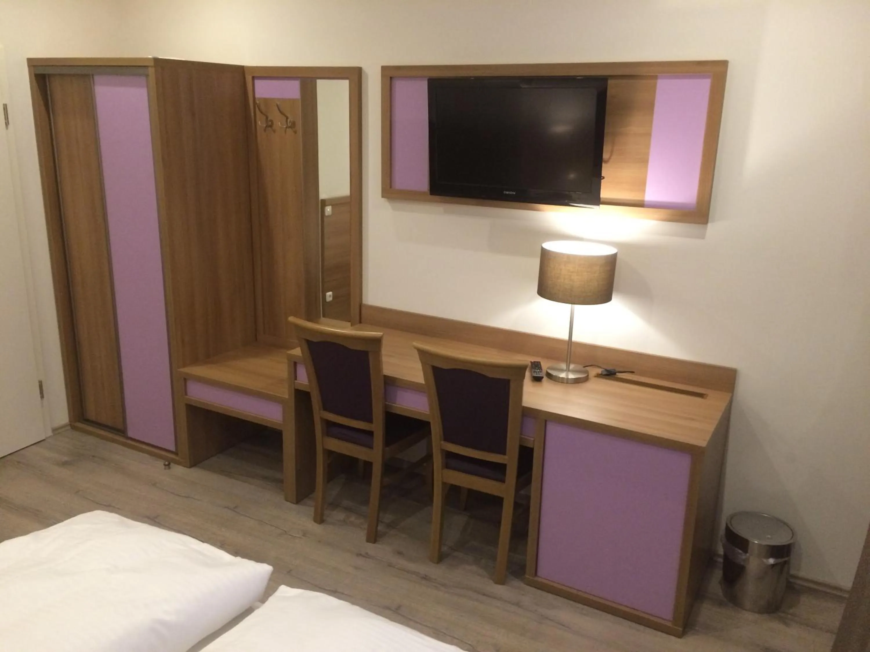 Photo of the whole room, Bed in Slamba Hostel