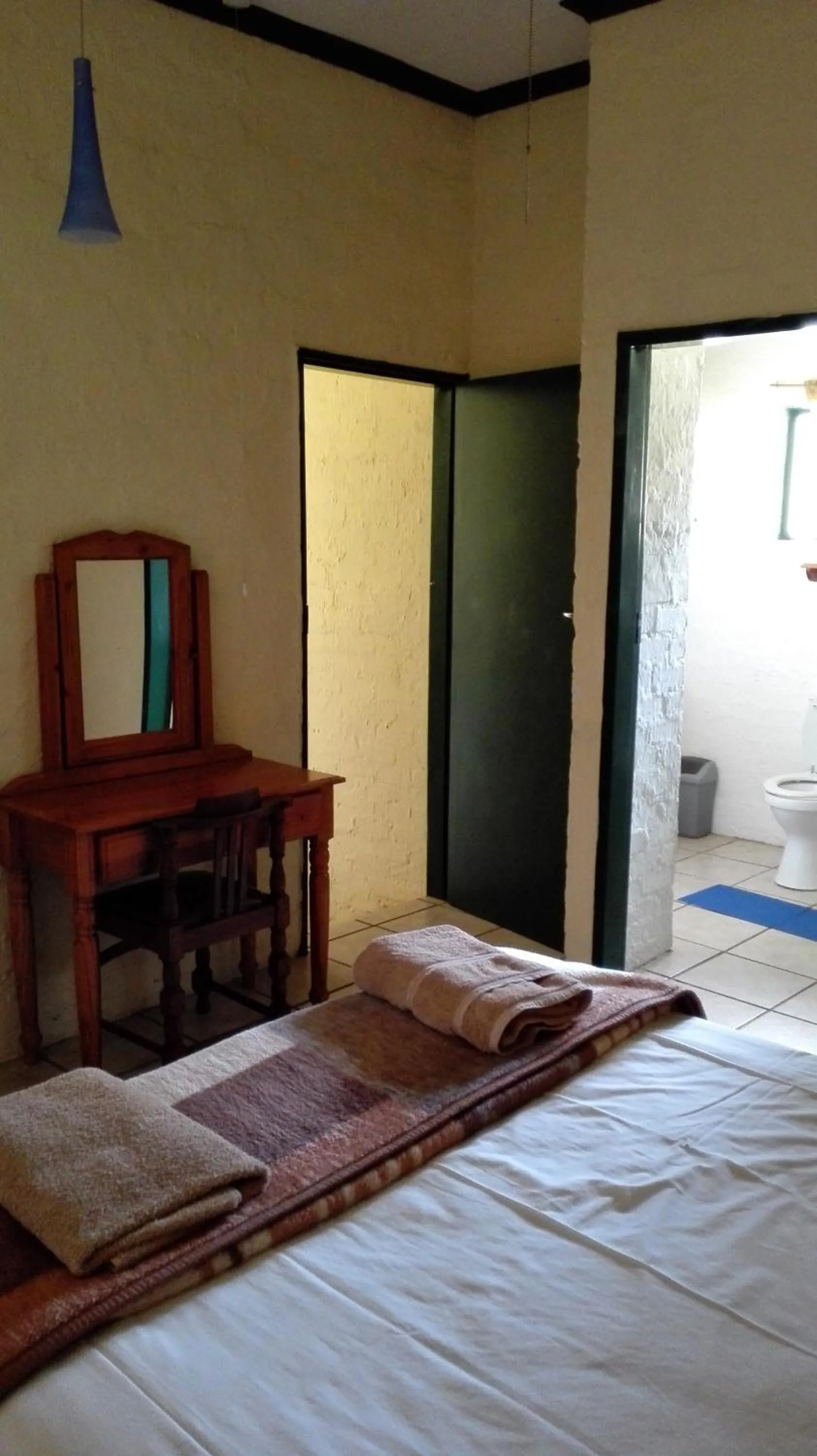 Bathroom, Bed in Pumula Guest Farm