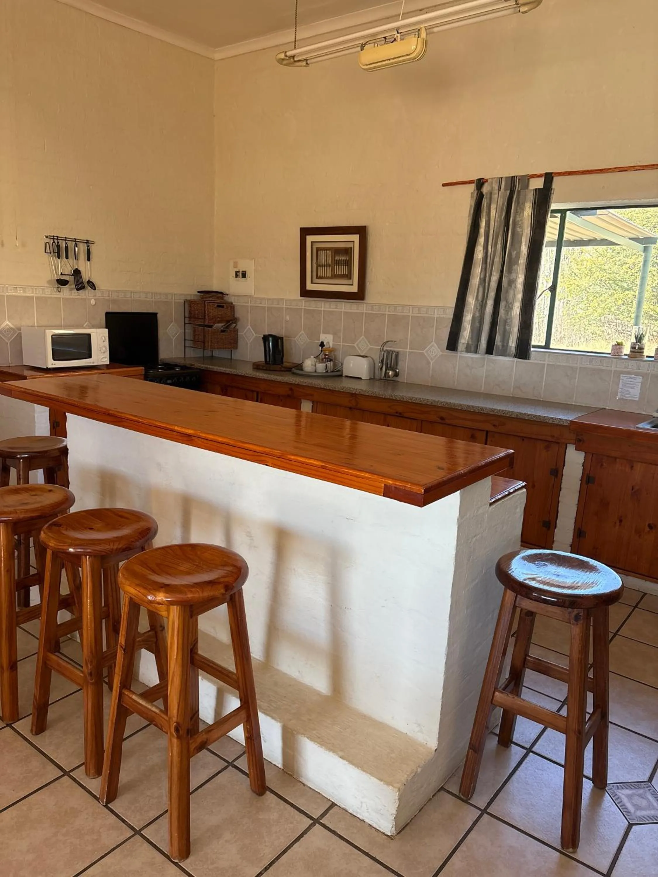 Kitchen or kitchenette in Pumula Guest Farm