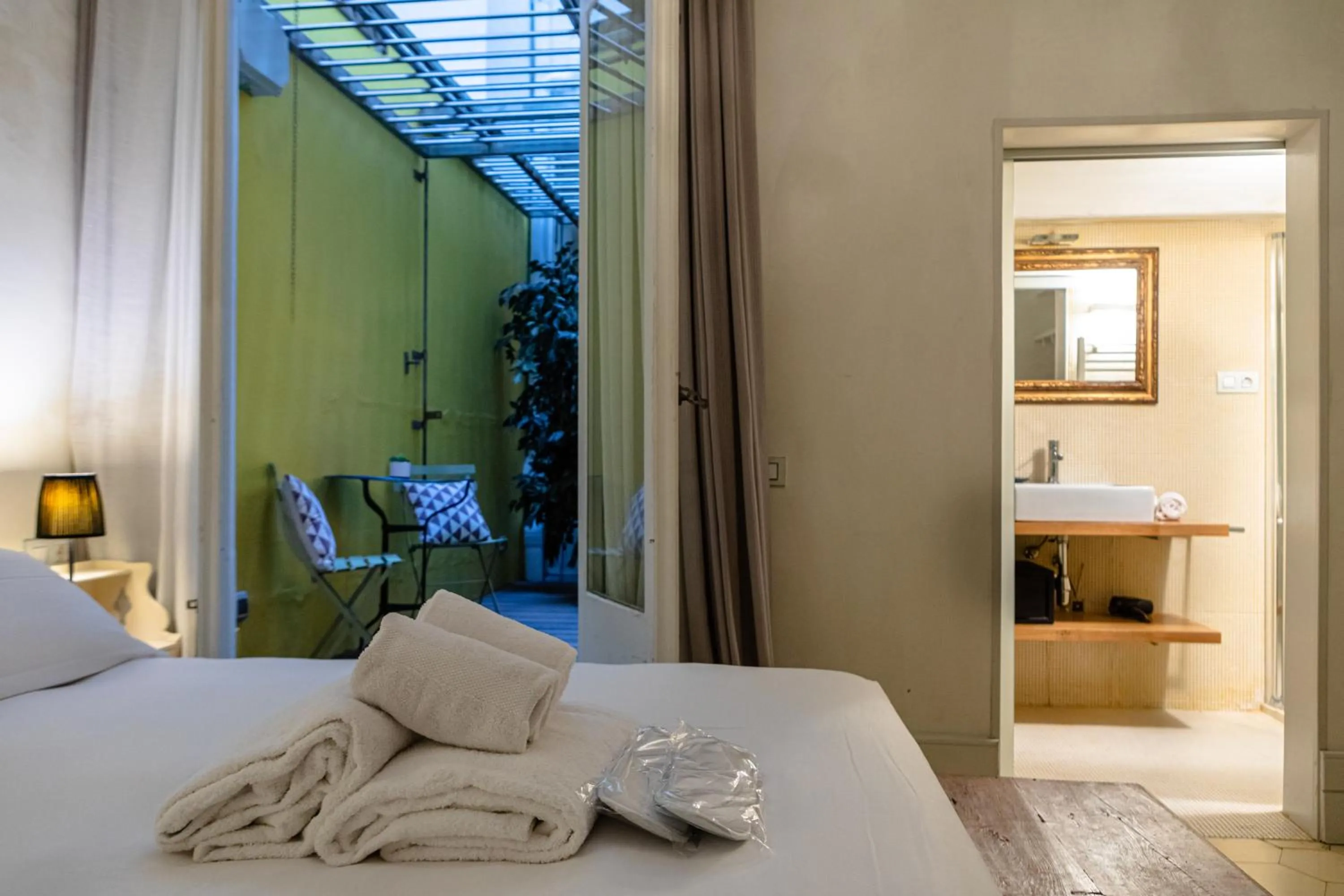 Patio, Bed in B&B Boutique Ca La Maria