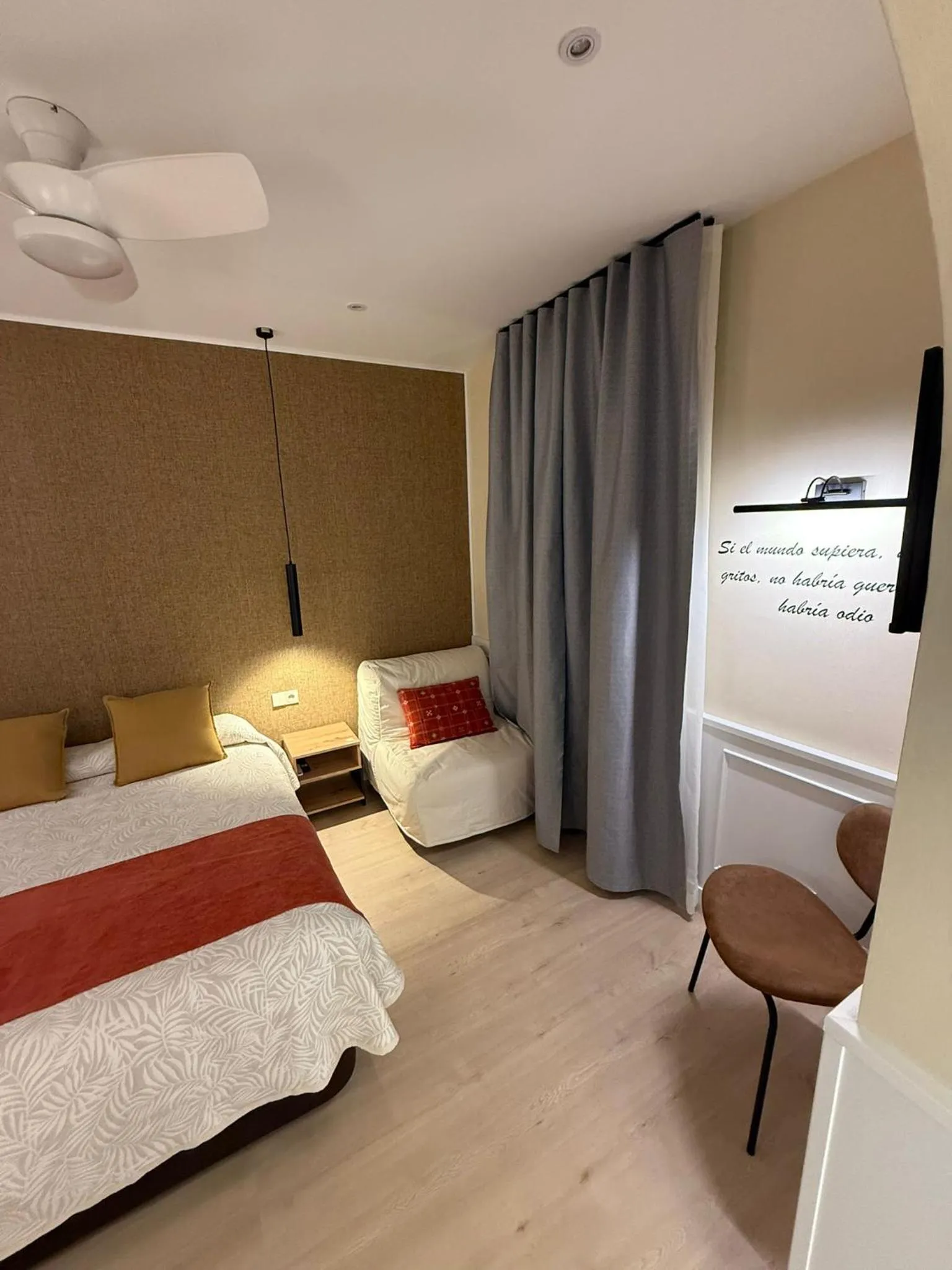 Photo of the whole room, Bed in Cálamo Guesthouse