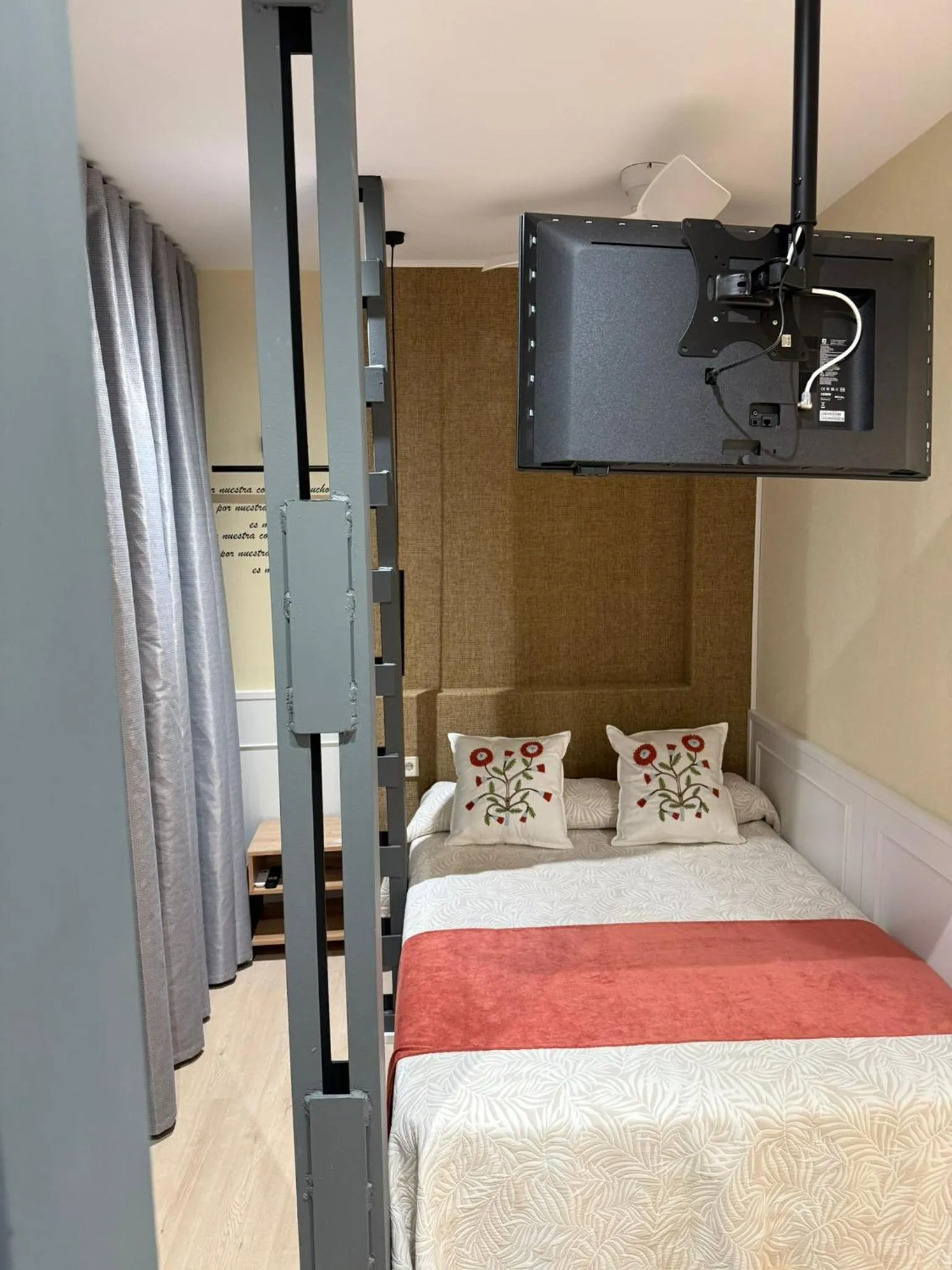 Photo of the whole room, Bed in Cálamo Guesthouse