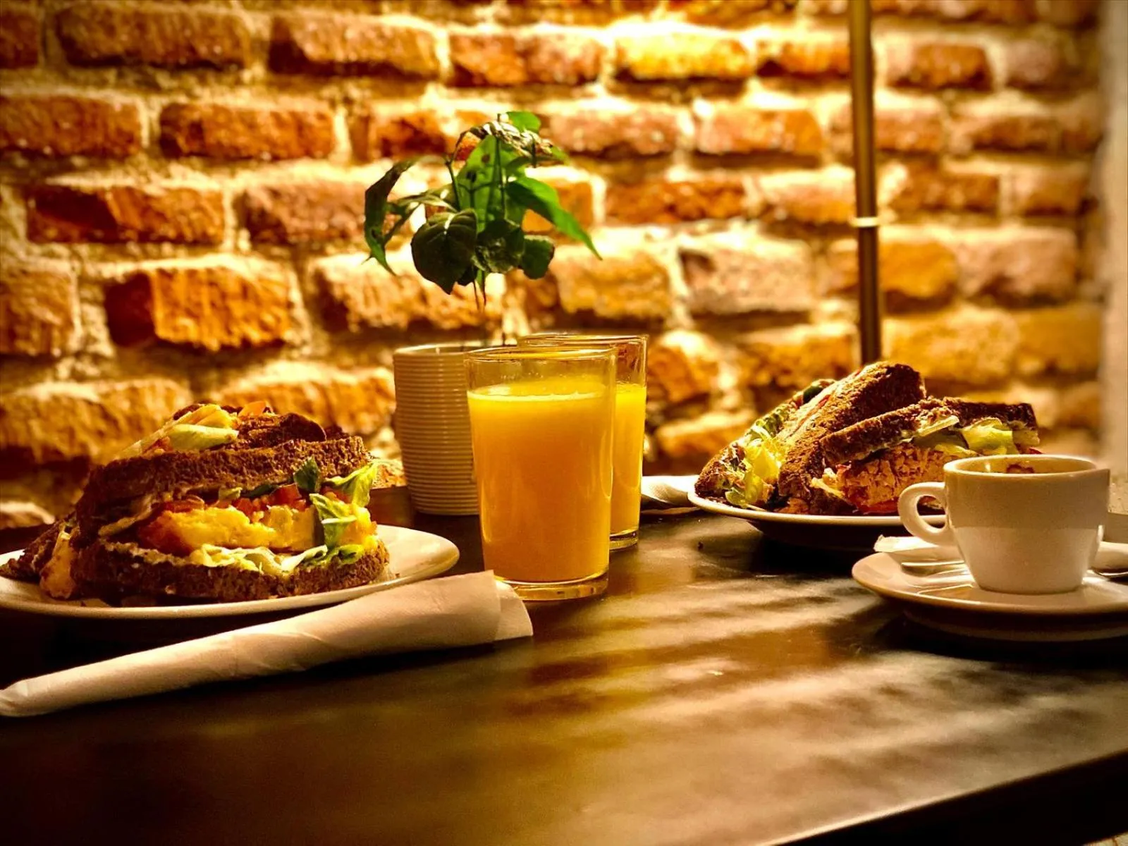 Breakfast in Cálamo Guesthouse