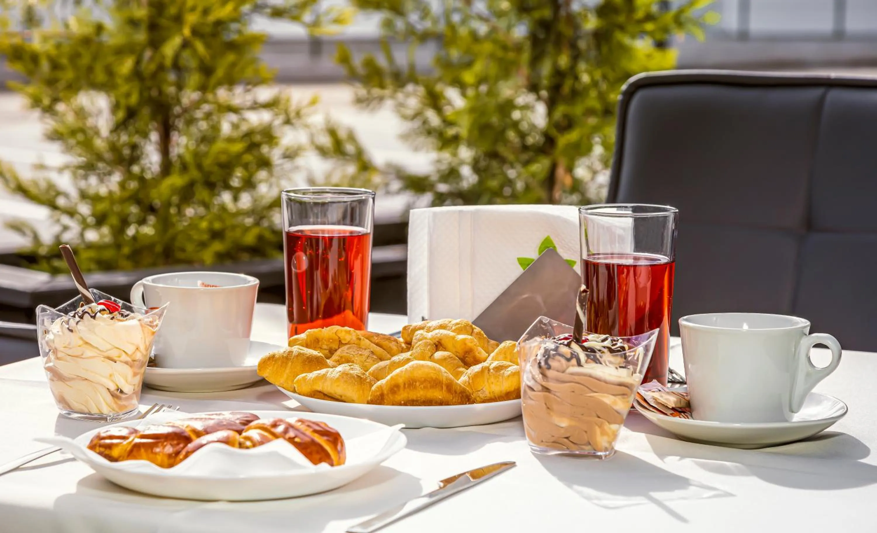 Restaurant/places to eat in Hotel Urban