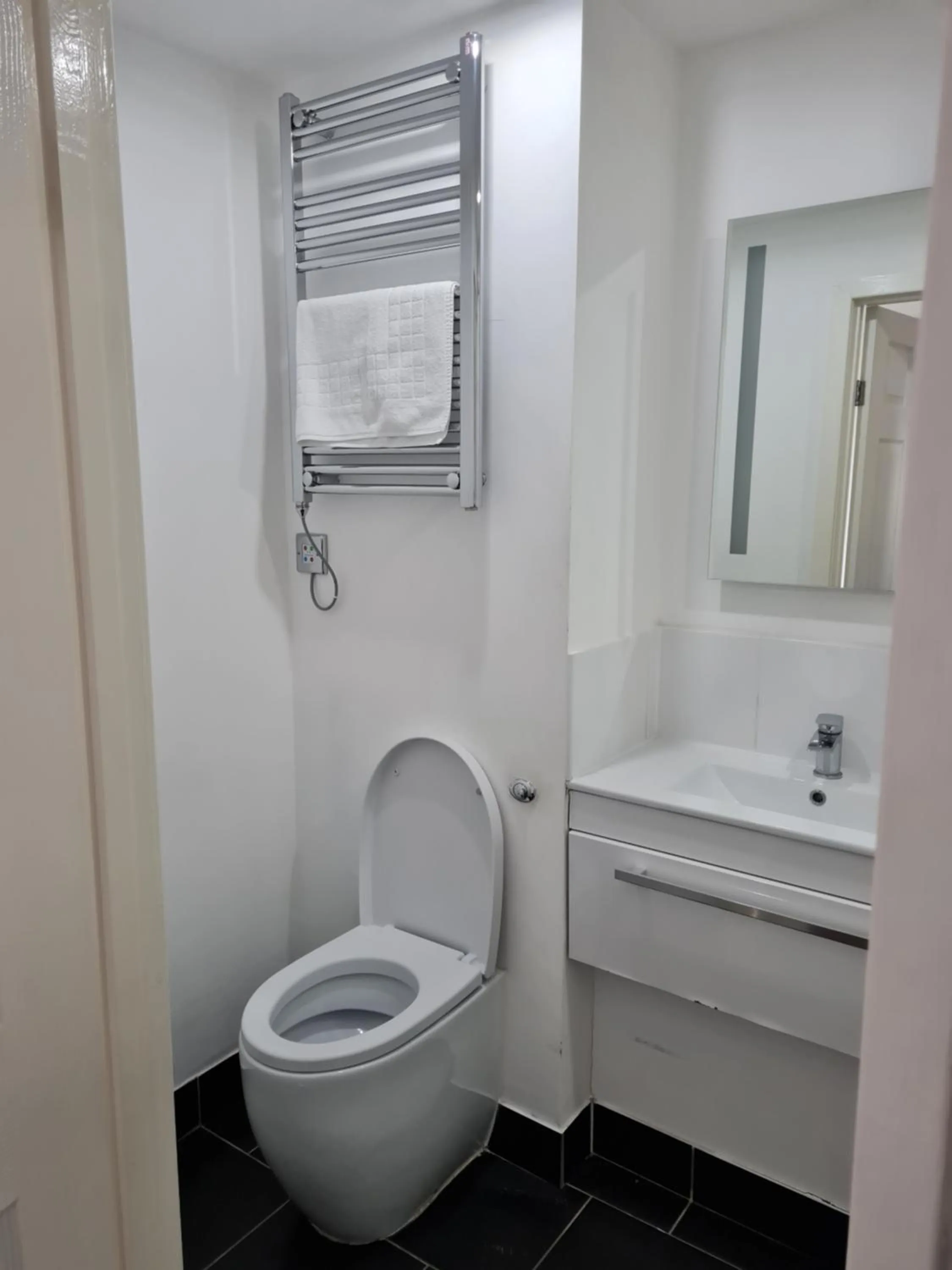 Toilet in H.V Apartments