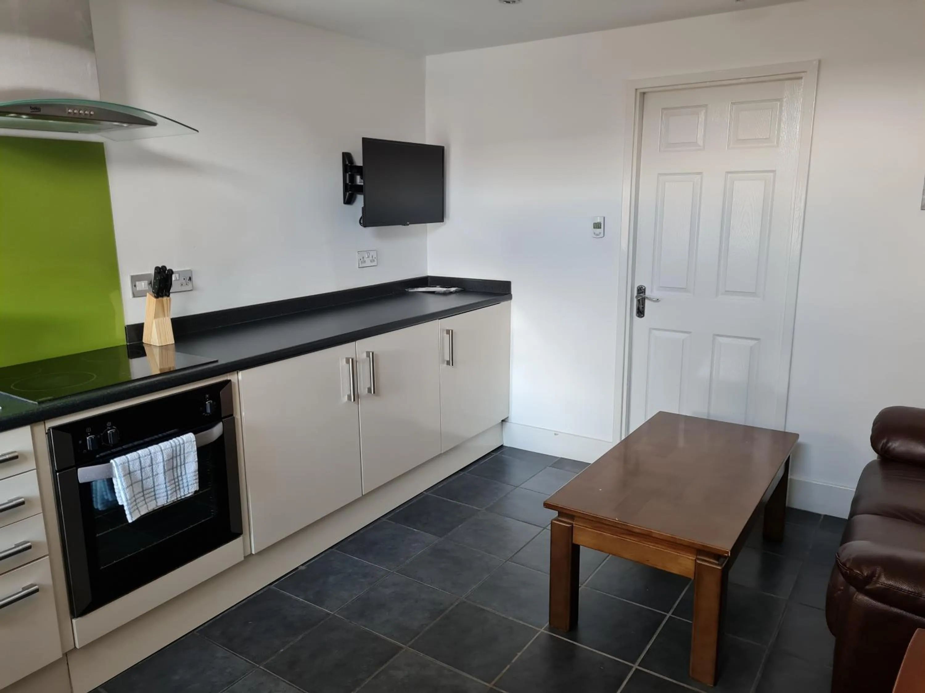 TV and multimedia in H.V Apartments