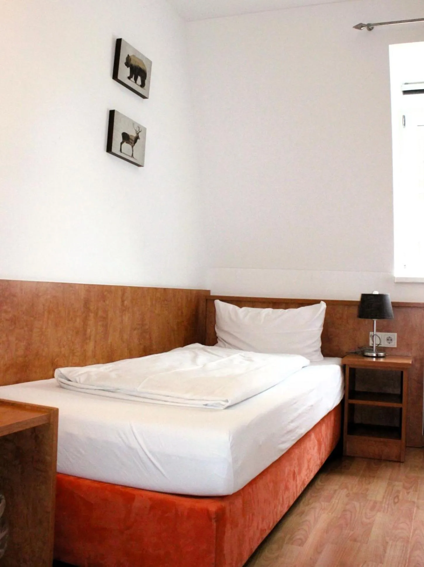 Bed in Hotel Waitzingers