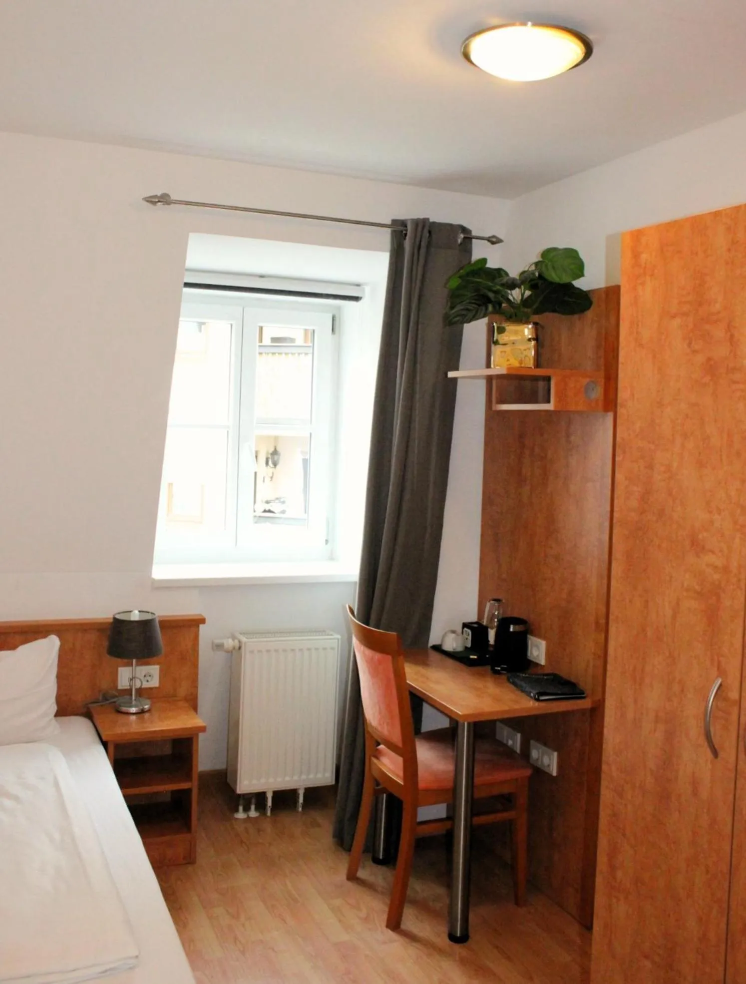 Photo of the whole room, Bed in Hotel Waitzingers