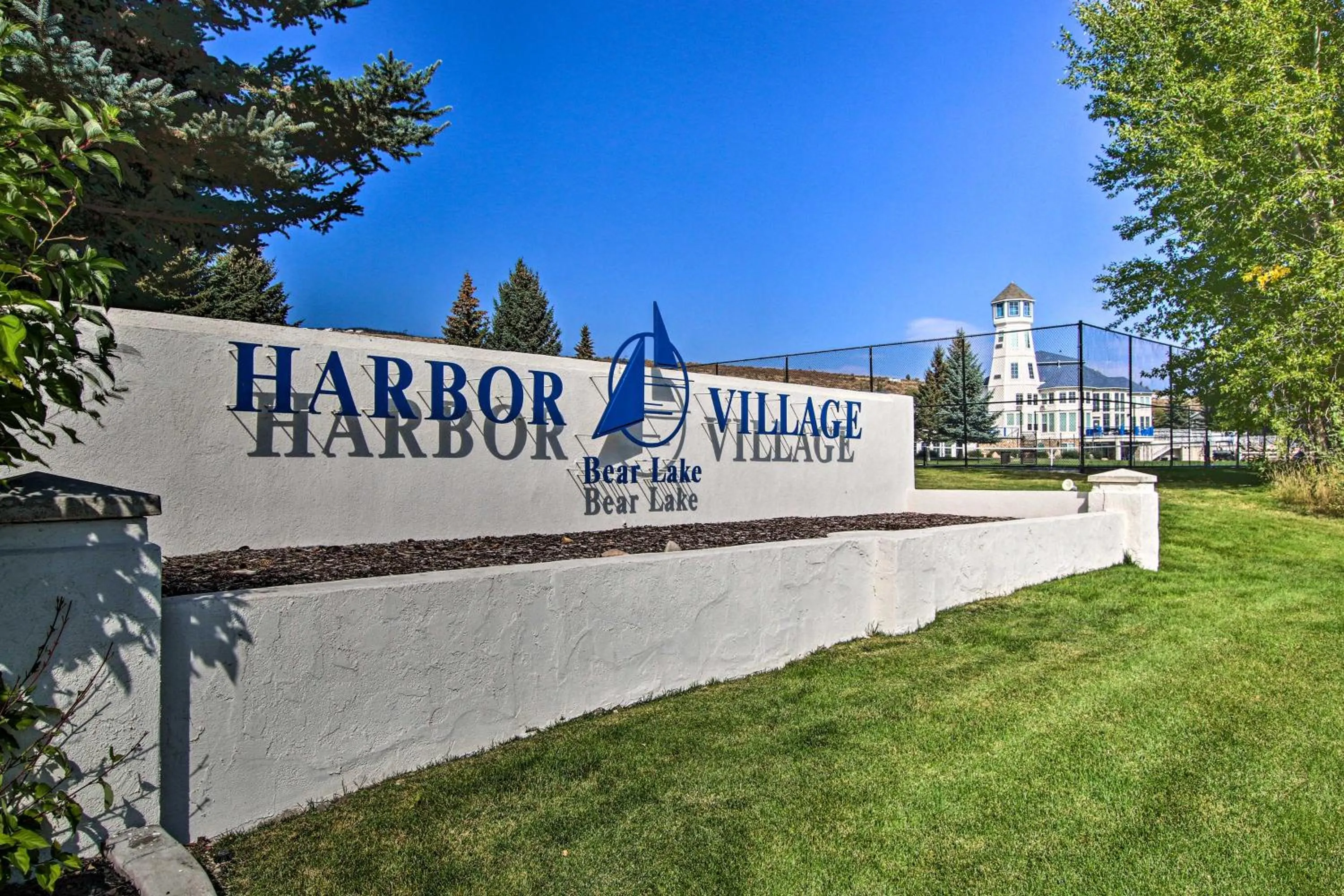 Garden City Condo with Pool Access by Bear Lake!