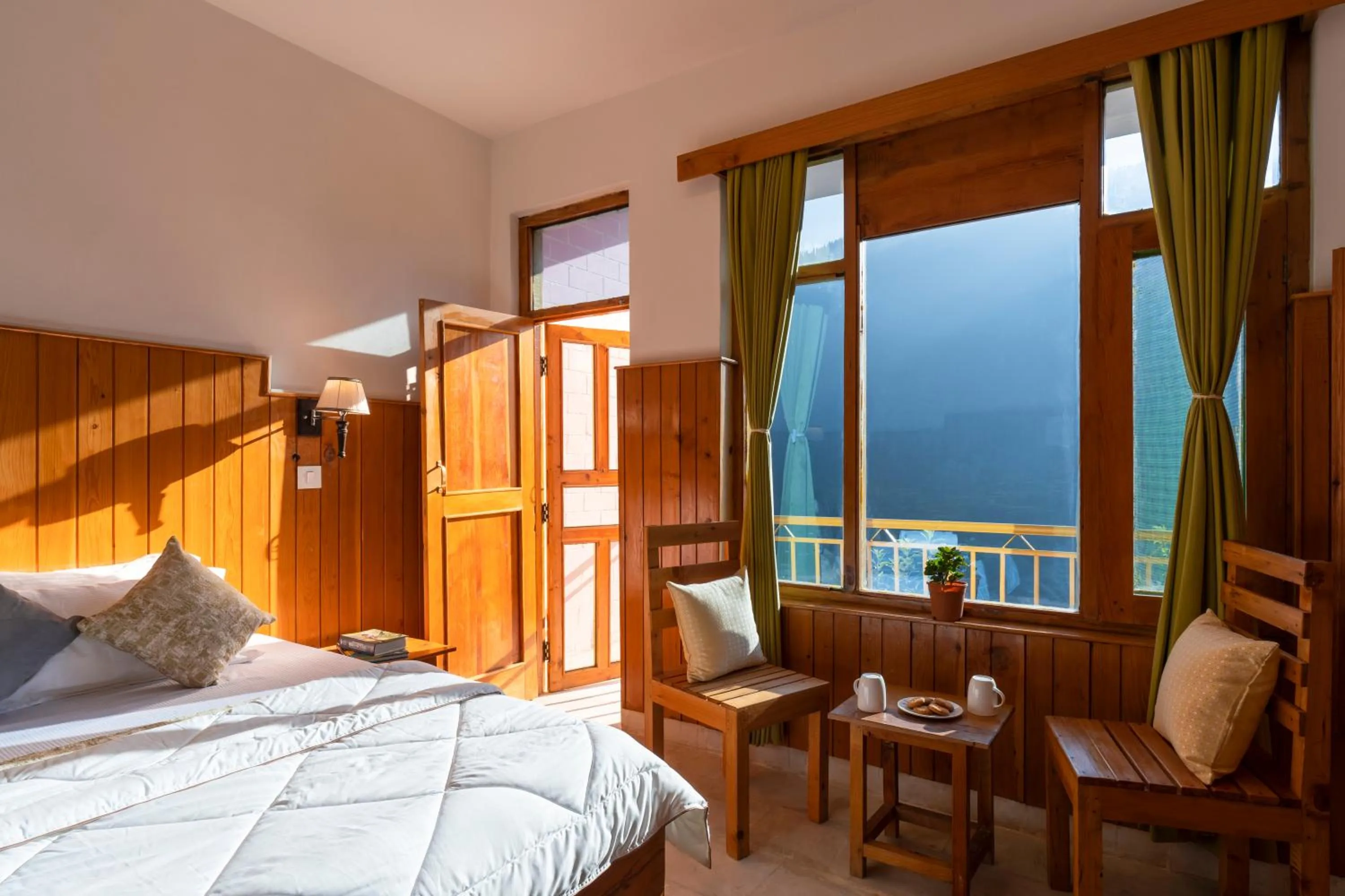 Day, Bed in Zostel Shangarh, Kullu