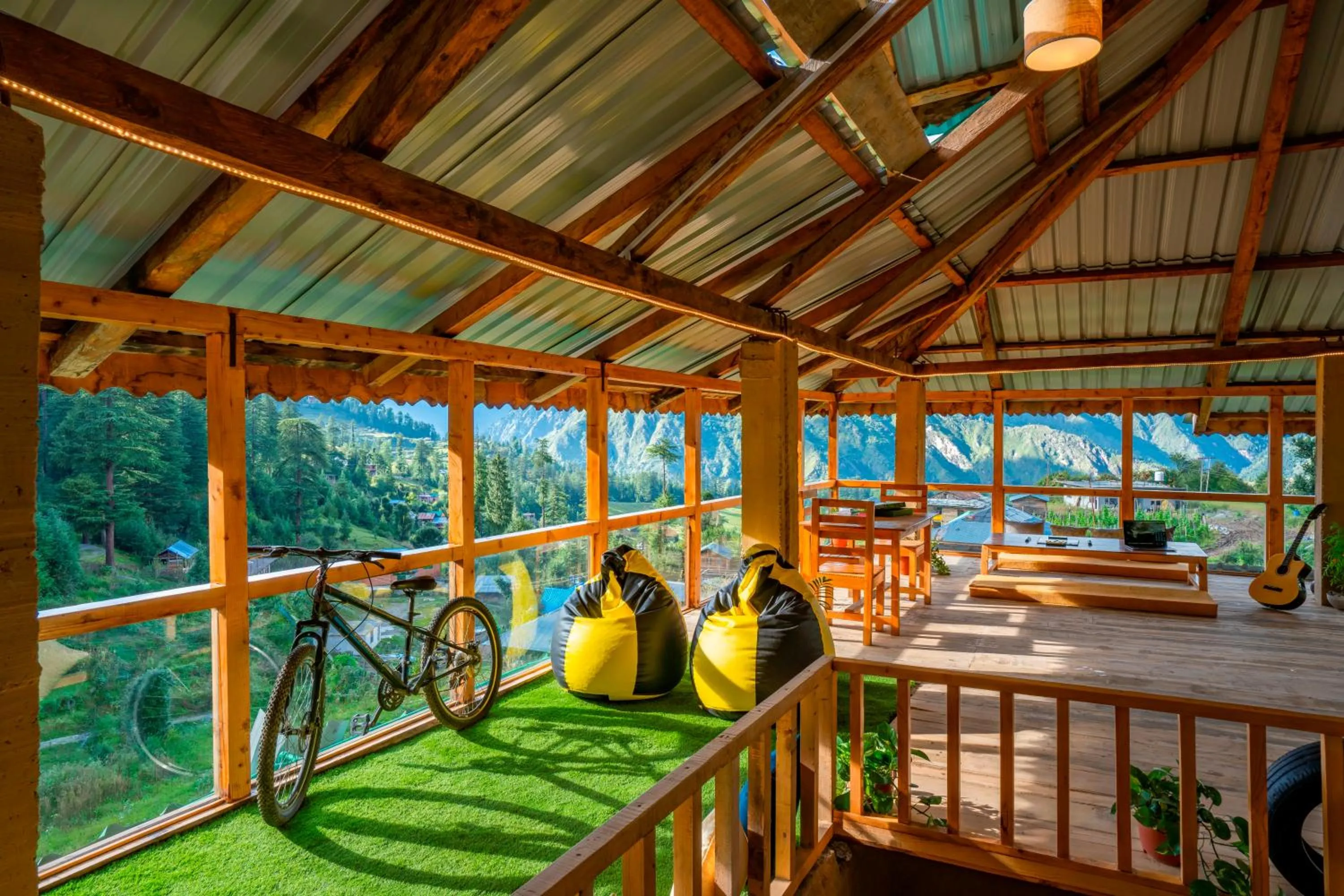 Day in Zostel Shangarh, Kullu