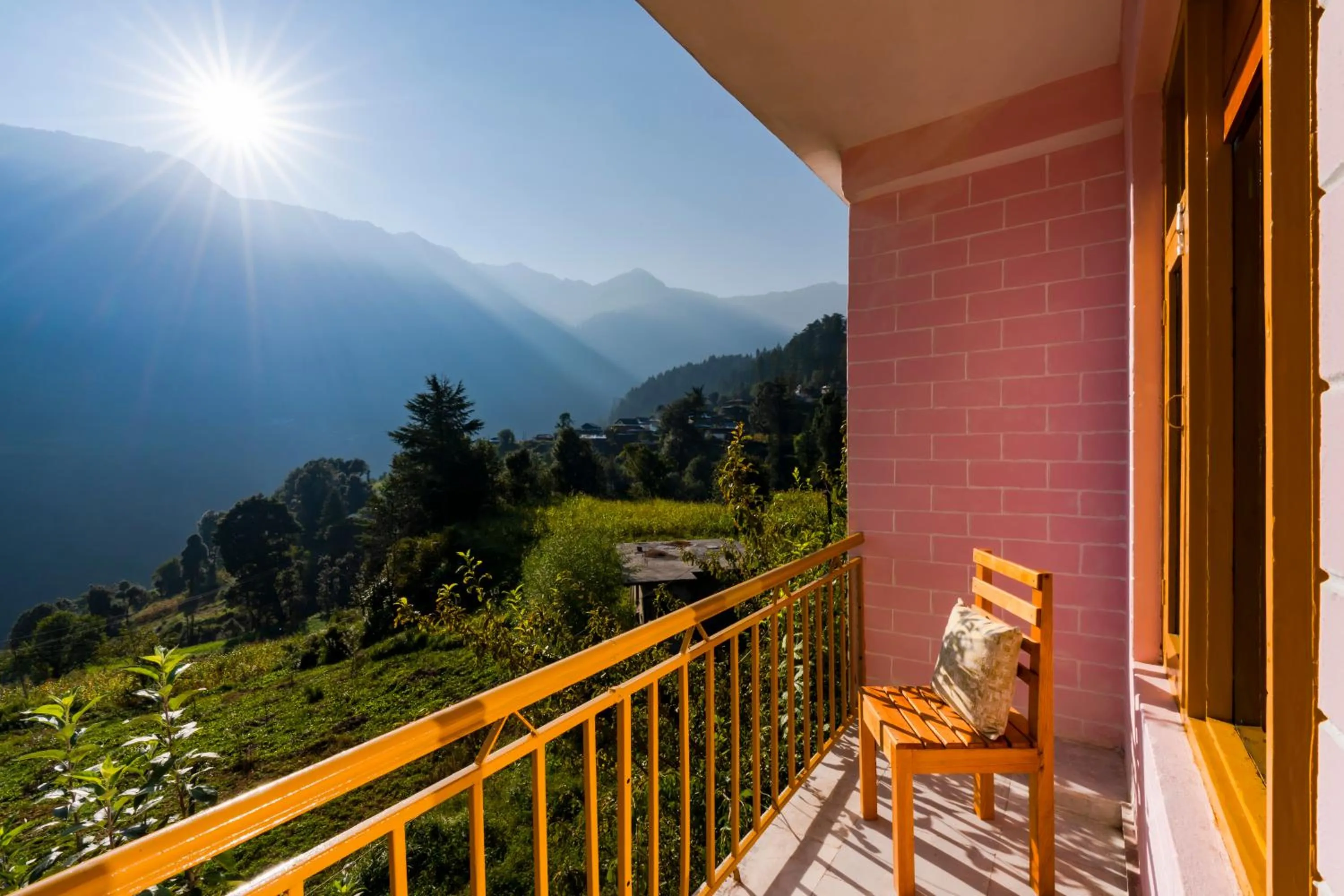 Day in Zostel Shangarh, Kullu