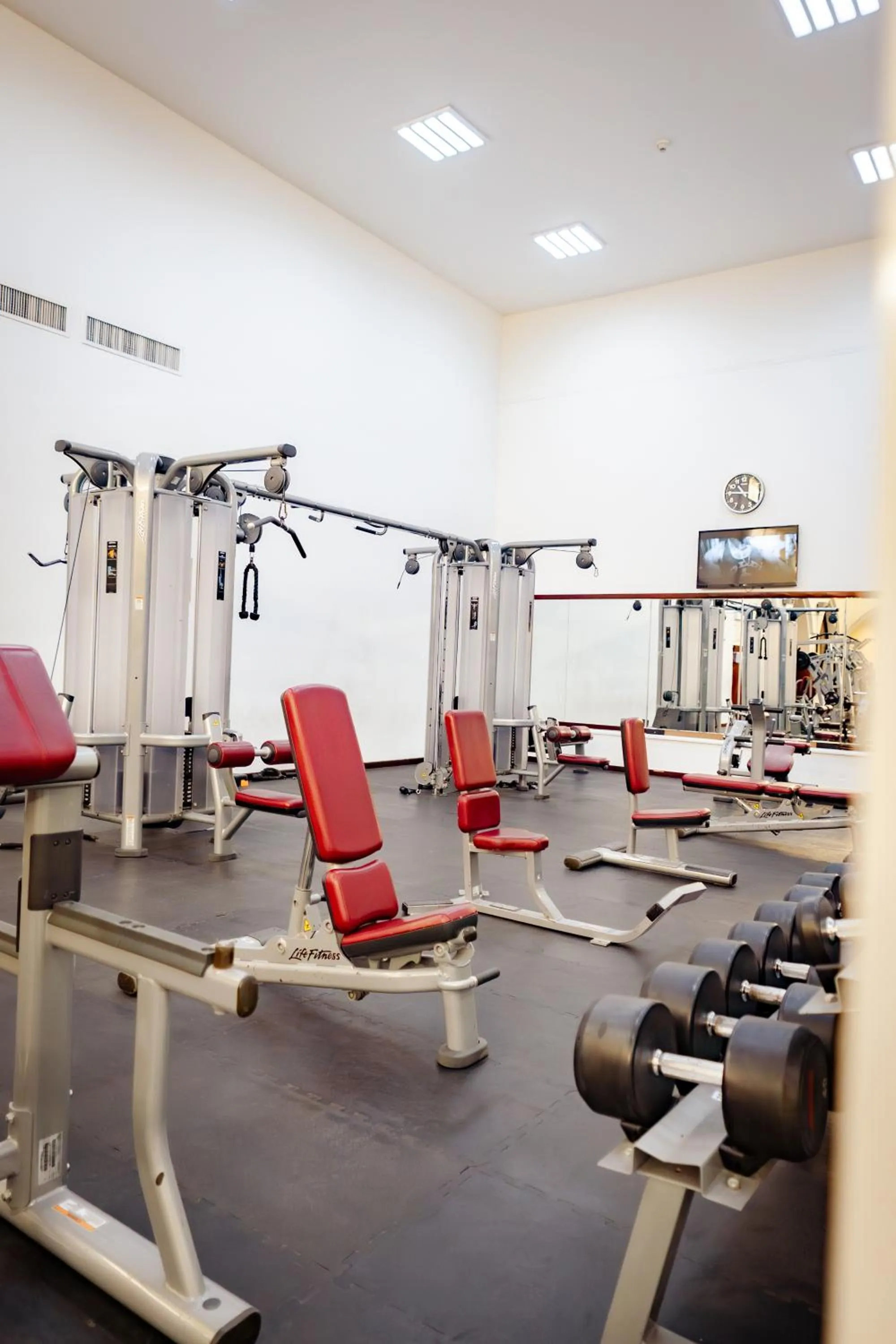 Fitness centre/facilities in Metropolitan Al Mafraq Hotel
