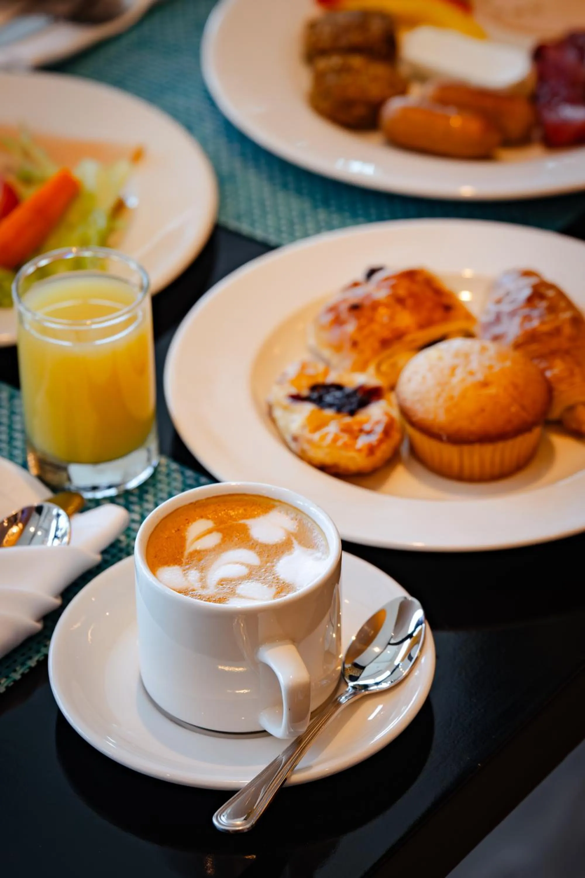 Breakfast in Metropolitan Al Mafraq Hotel