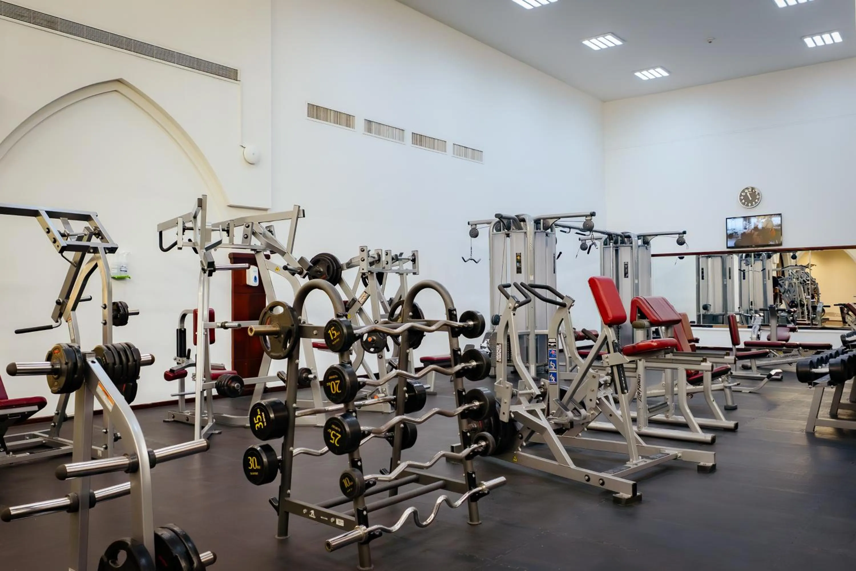 Fitness centre/facilities in Metropolitan Al Mafraq Hotel