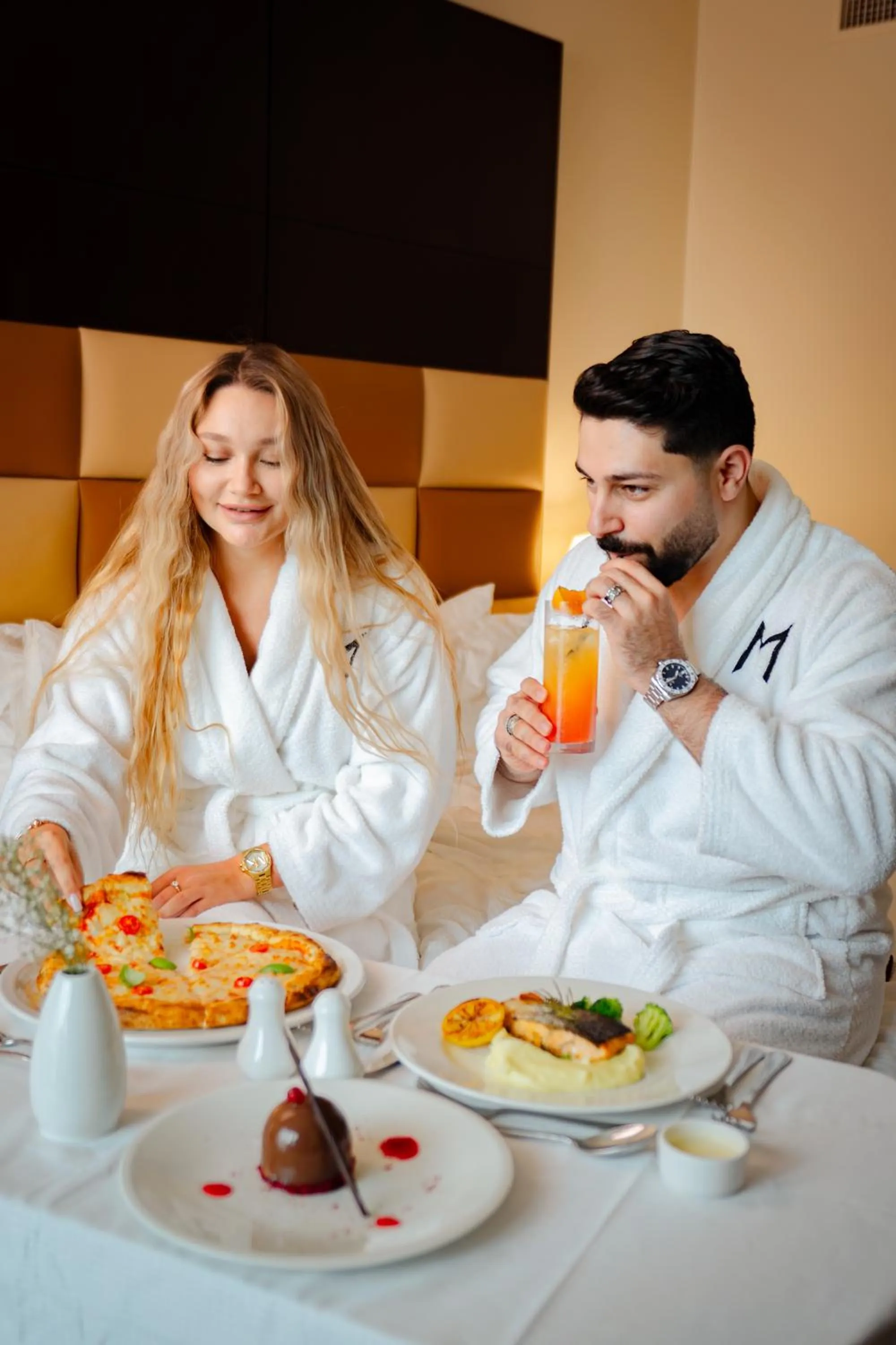 Food and drinks in Metropolitan Al Mafraq Hotel