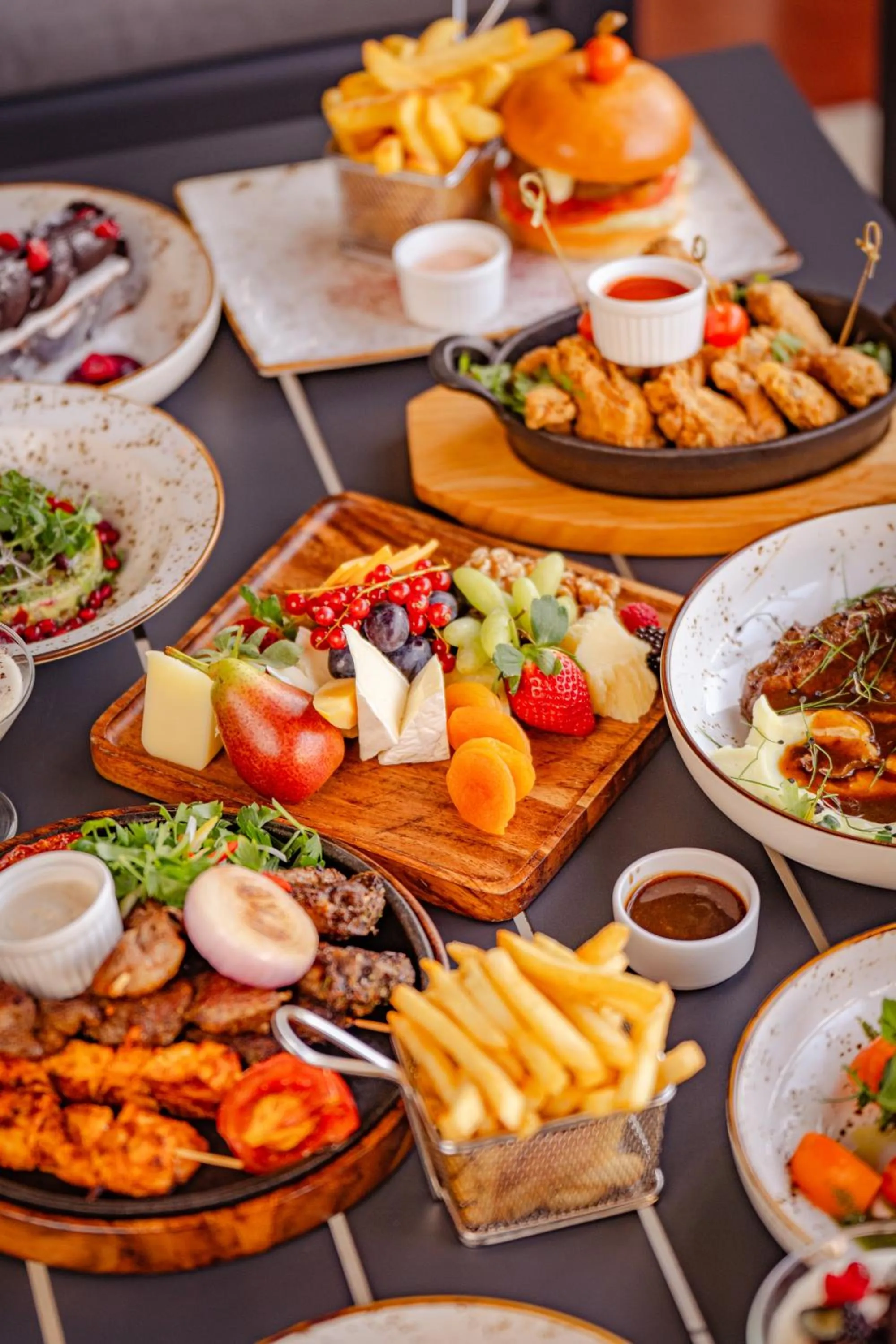 Food in Metropolitan Al Mafraq Hotel