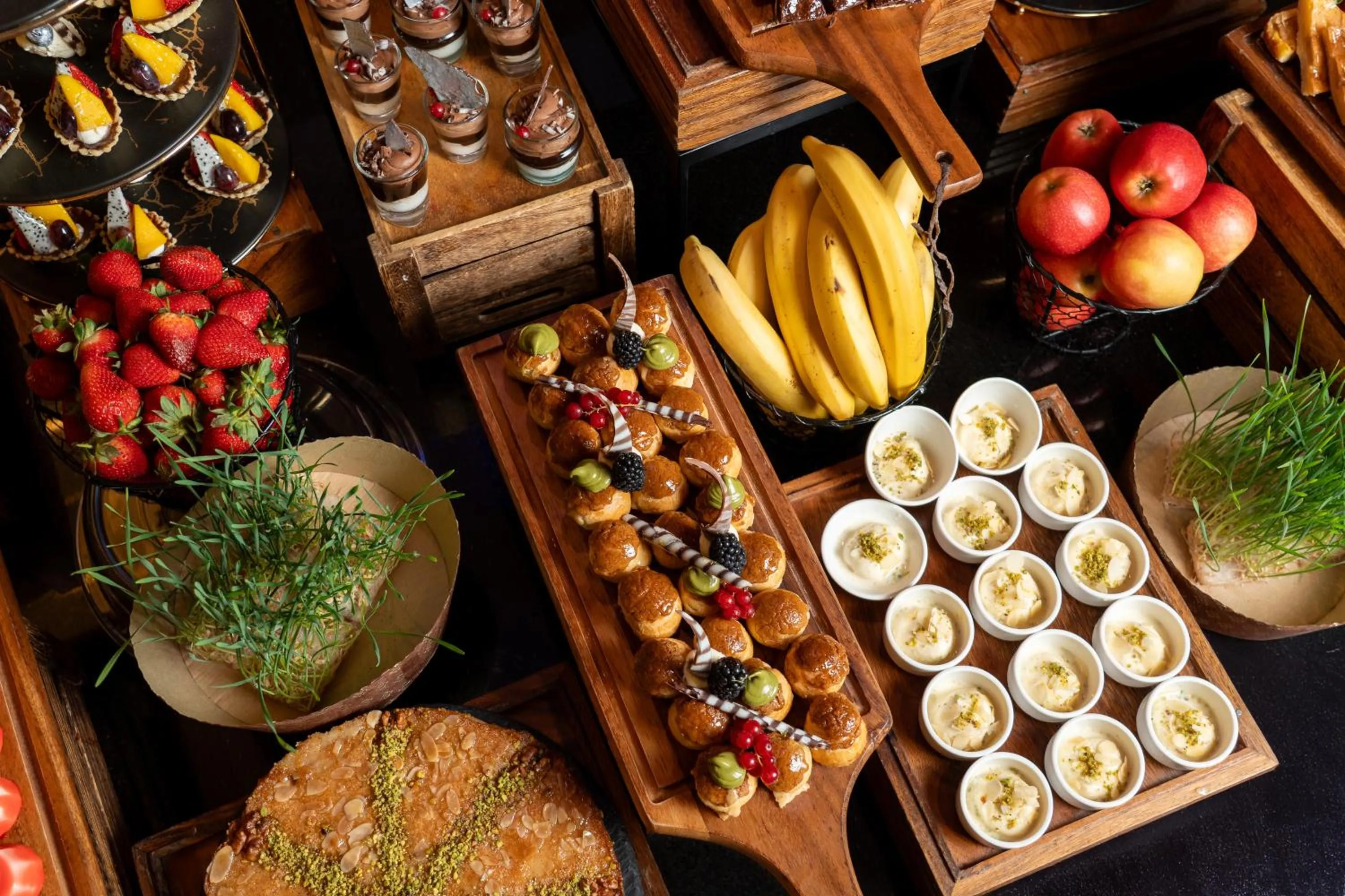 Food in Metropolitan Al Mafraq Hotel