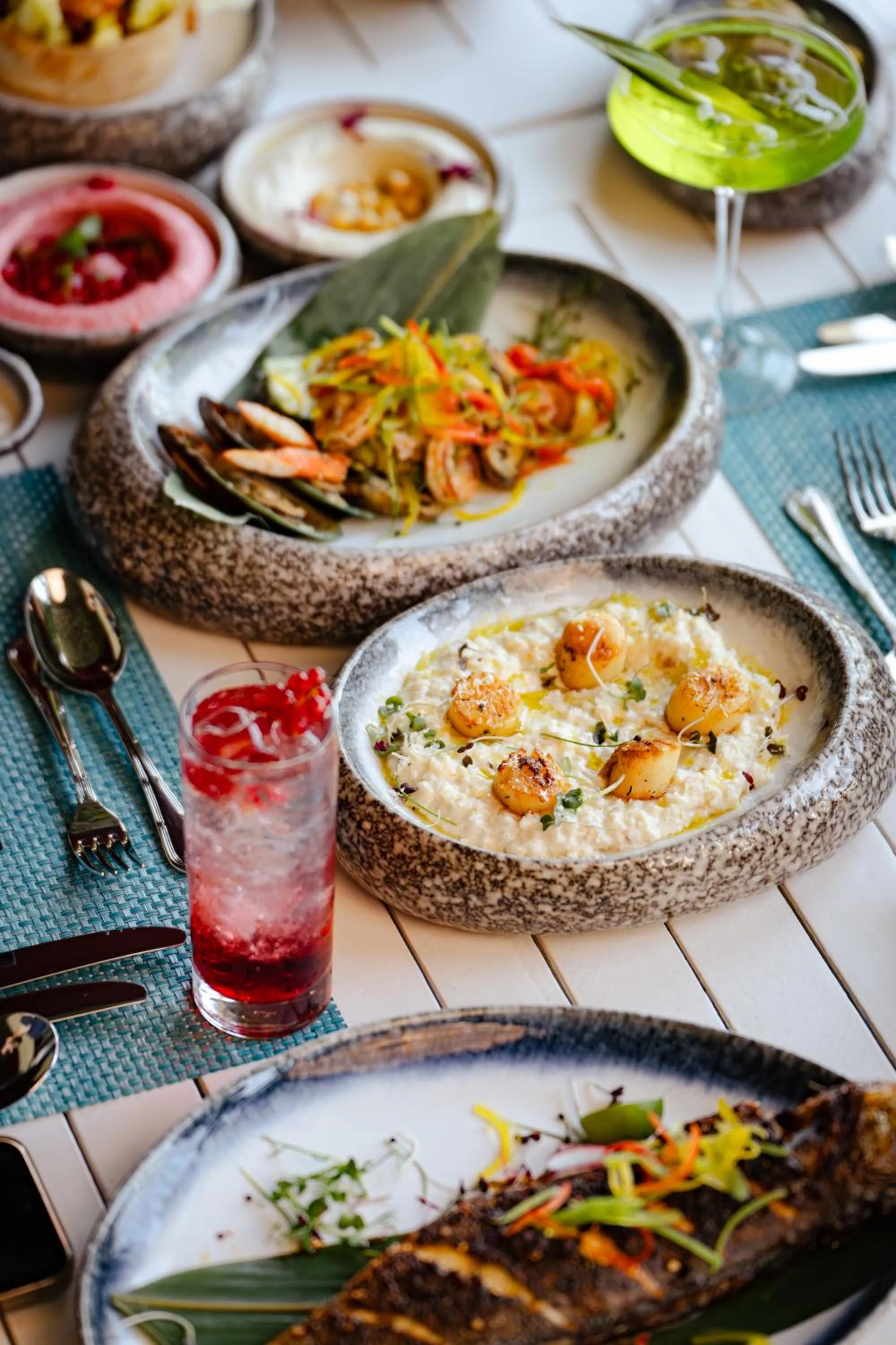 Food and drinks in Metropolitan Al Mafraq Hotel