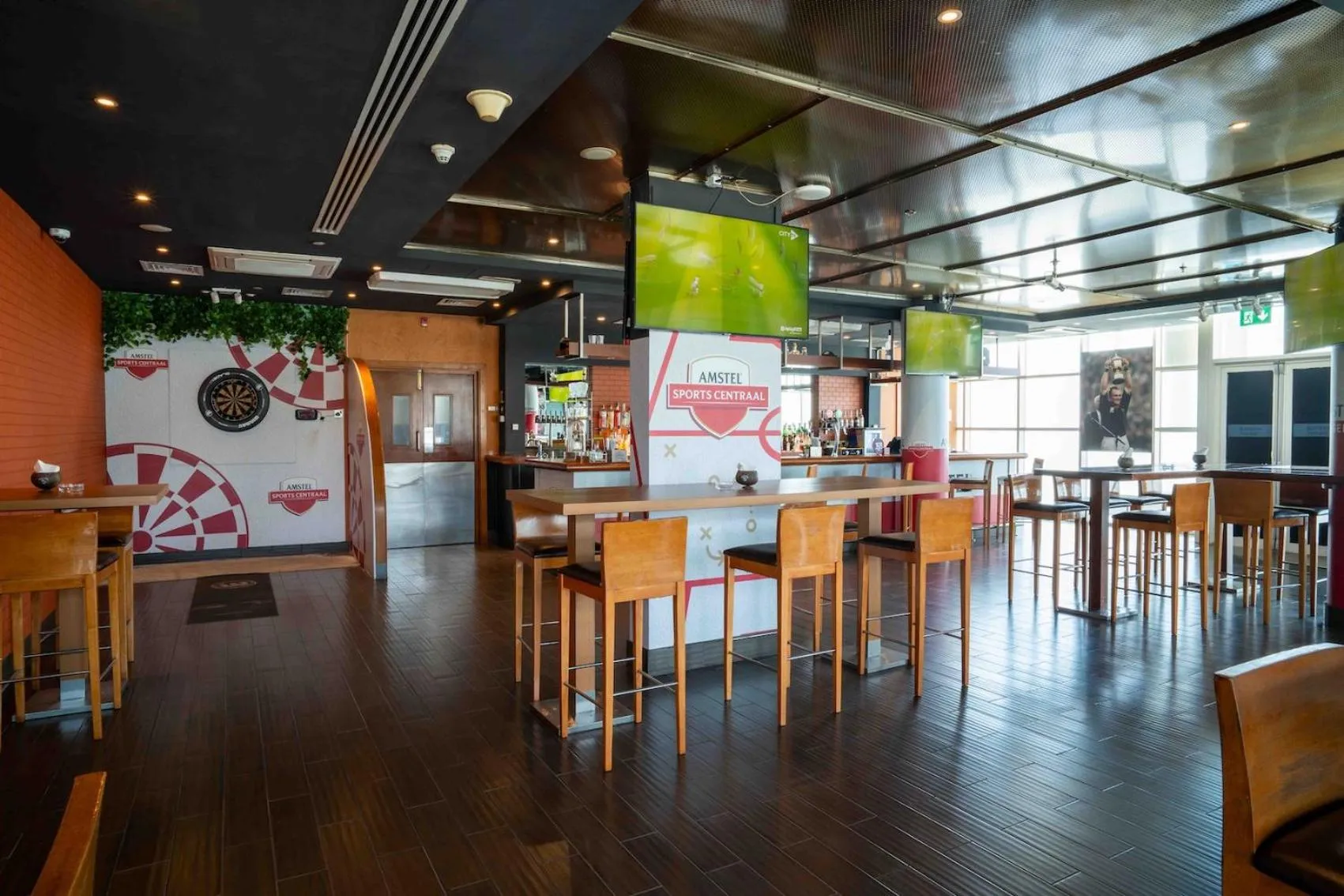 Lounge or bar in Metropolitan Al Mafraq Hotel