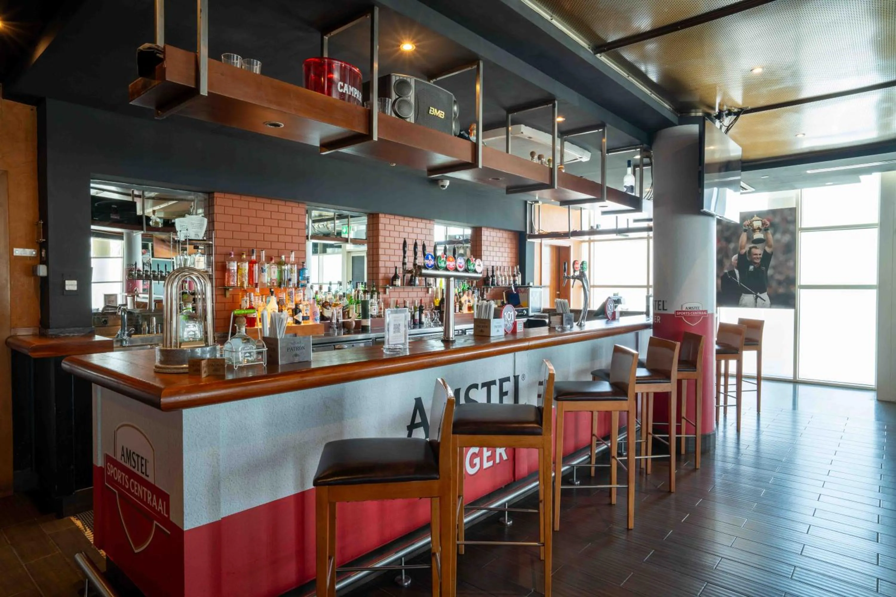 Lounge or bar in Metropolitan Al Mafraq Hotel